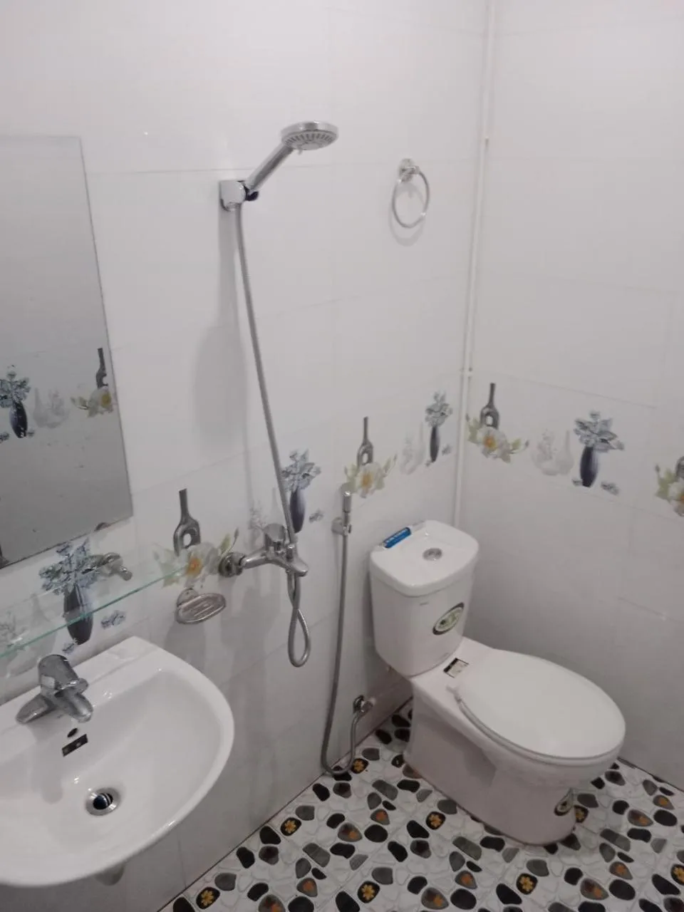 Shower in Ha Giang Yolo House and Loop Tours