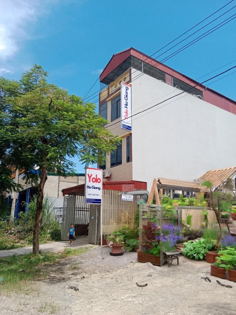 Property building in Ha Giang Yolo House and Loop Tours