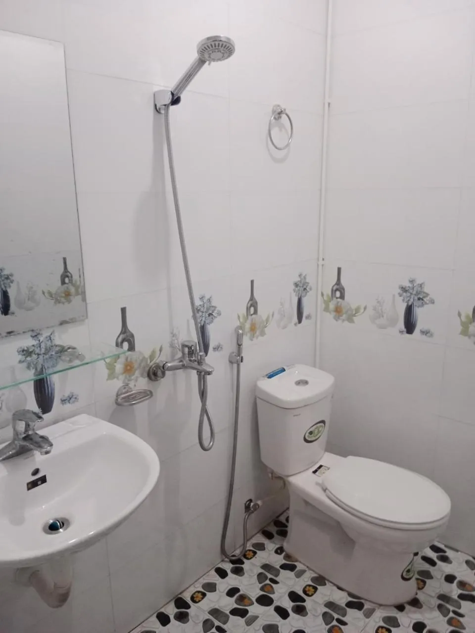 Shower in Ha Giang Yolo House and Loop Tours