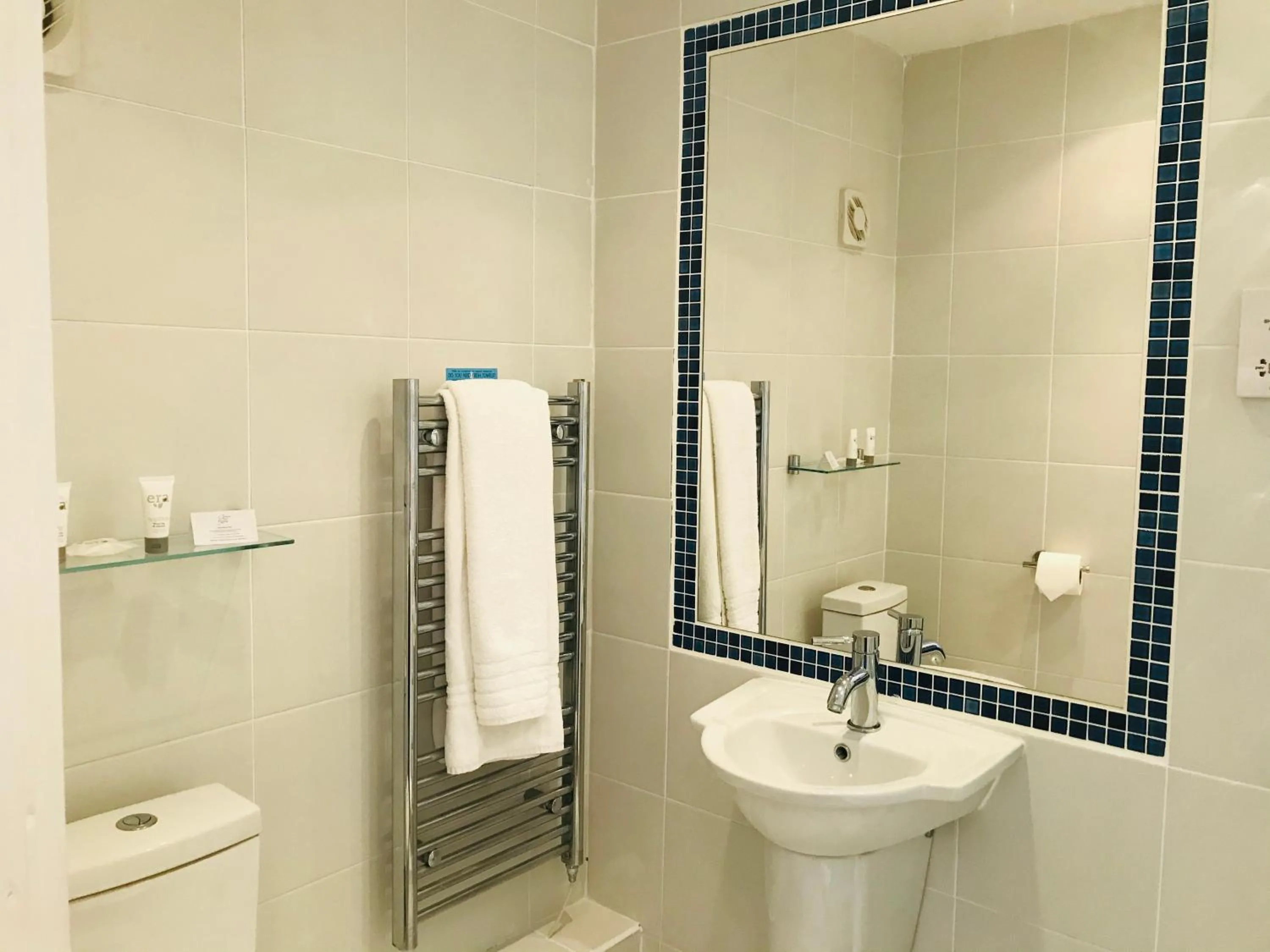 Bathroom in Clarence Court Hotel