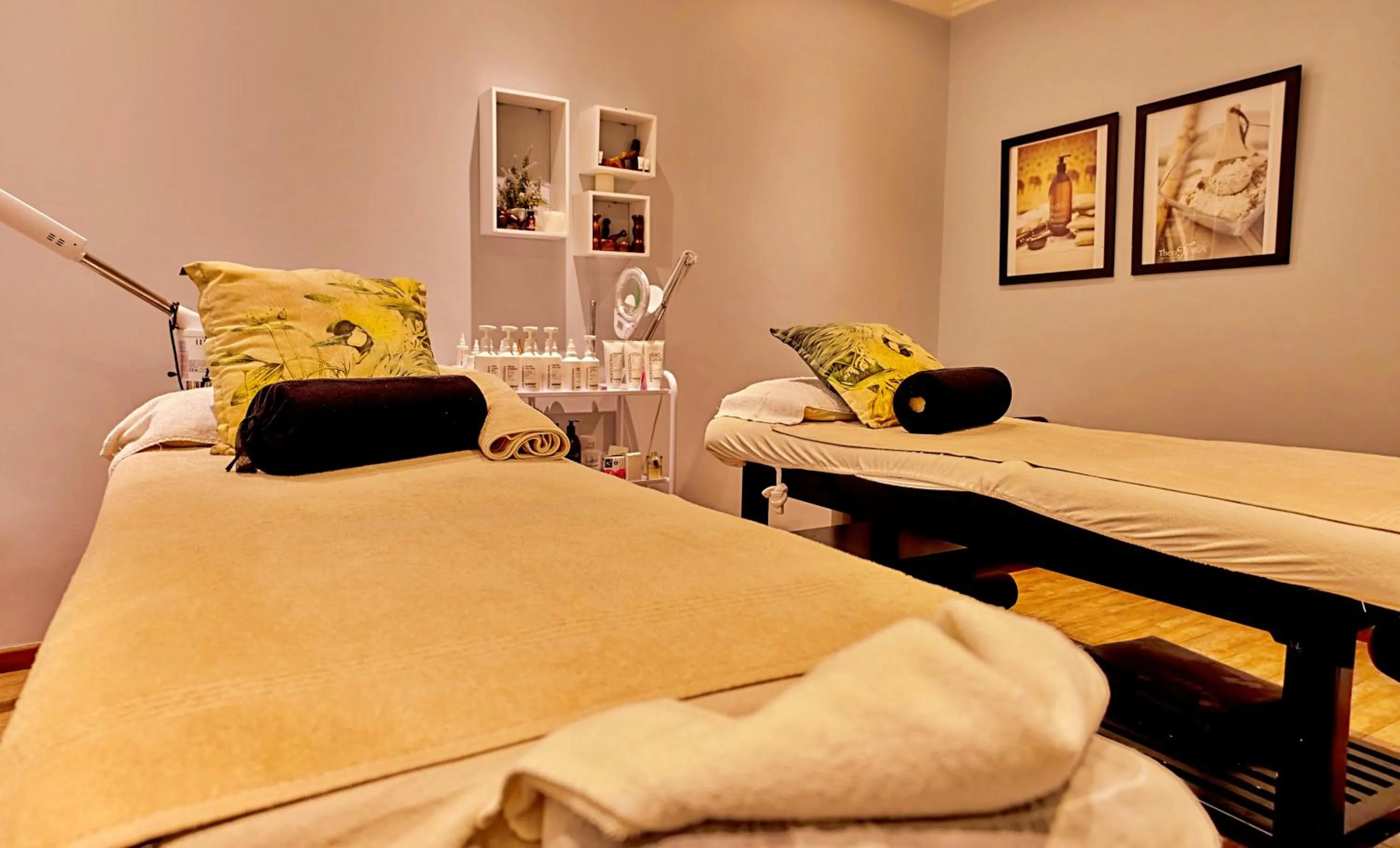 Massage, Bed in Sanbonani Hotel