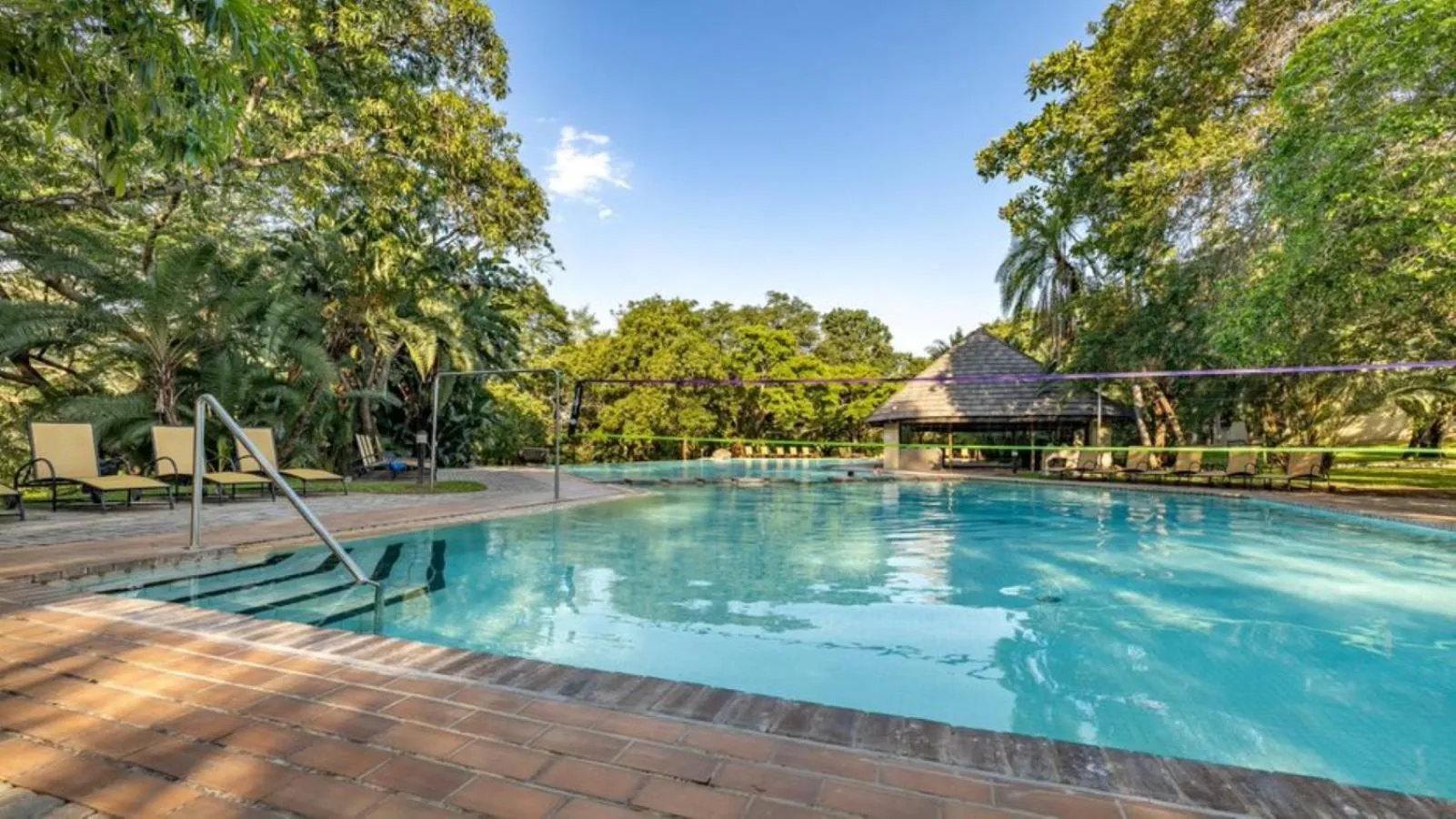Swimming pool in Sanbonani Hotel