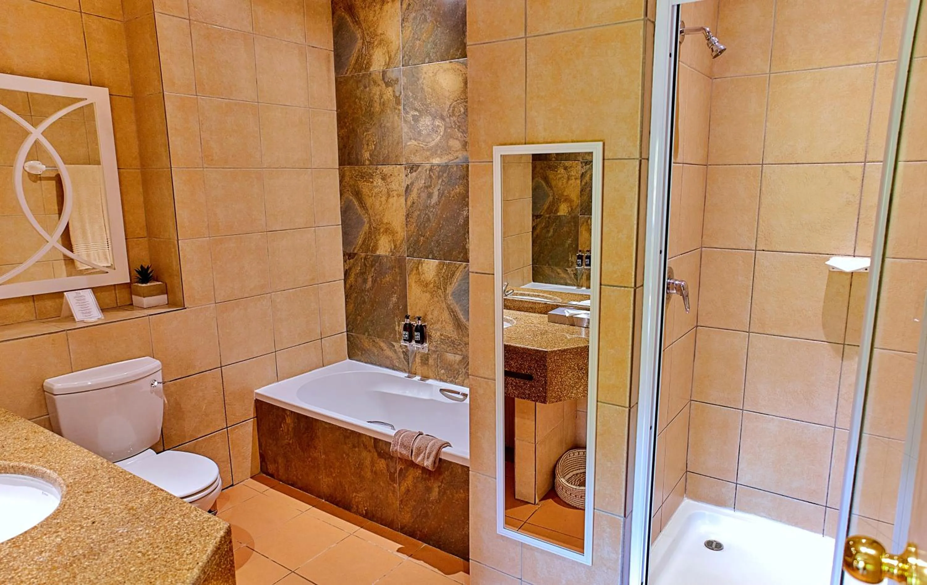 Shower in Sanbonani Hotel