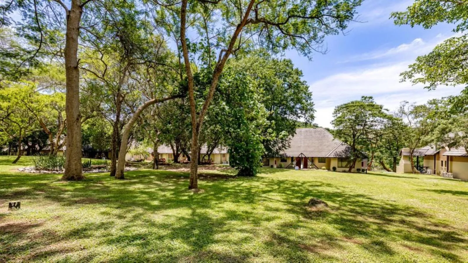 Garden in Sanbonani Hotel