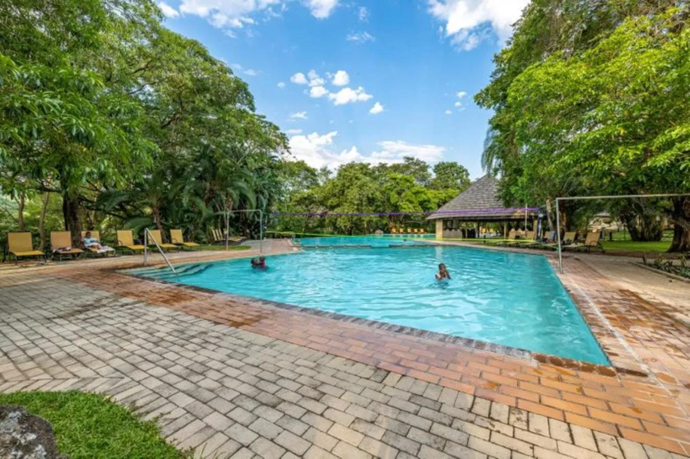 Swimming pool in Sanbonani Hotel