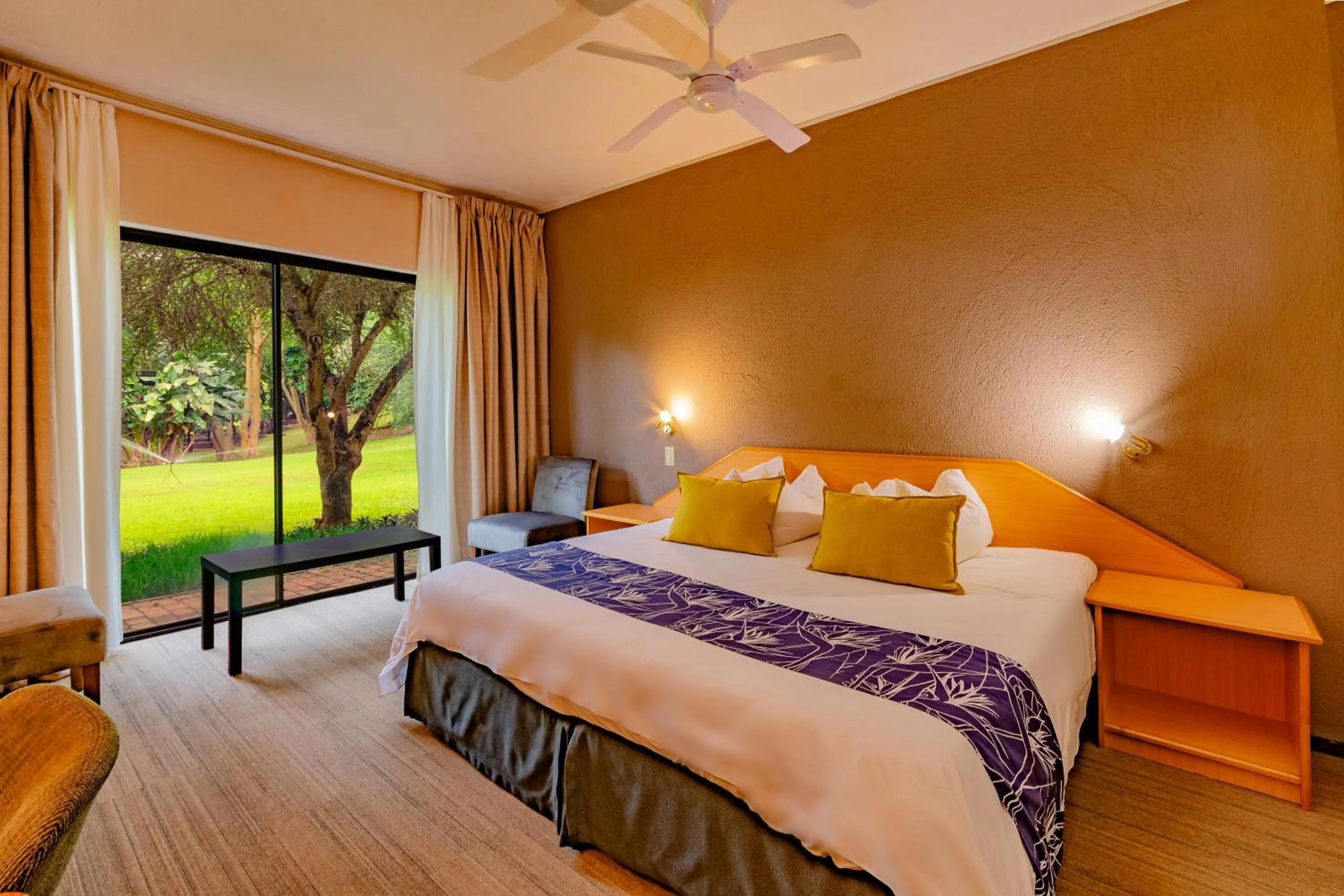 Bedroom, Bed in Sanbonani Hotel