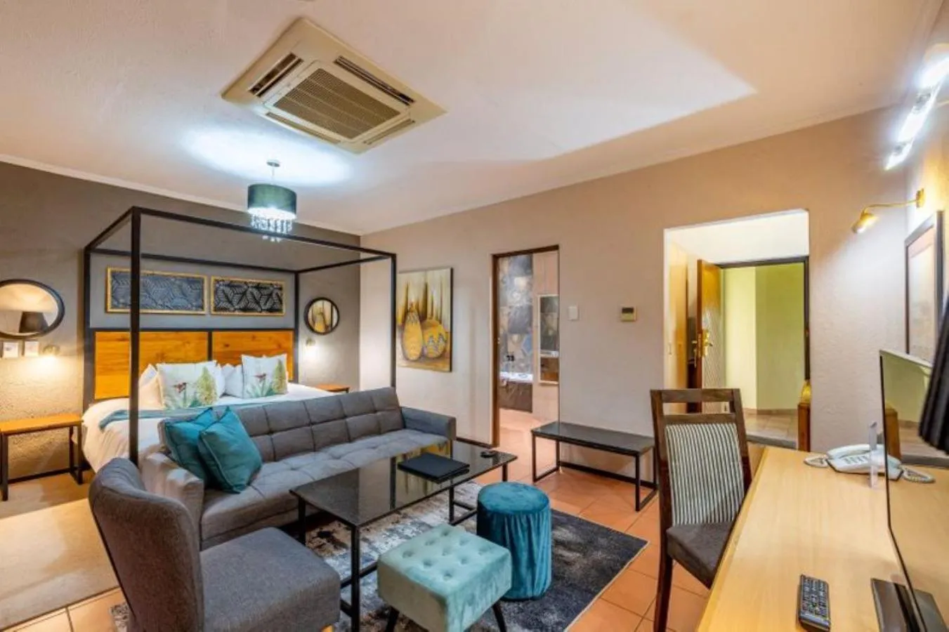 Bedroom in Sanbonani Hotel