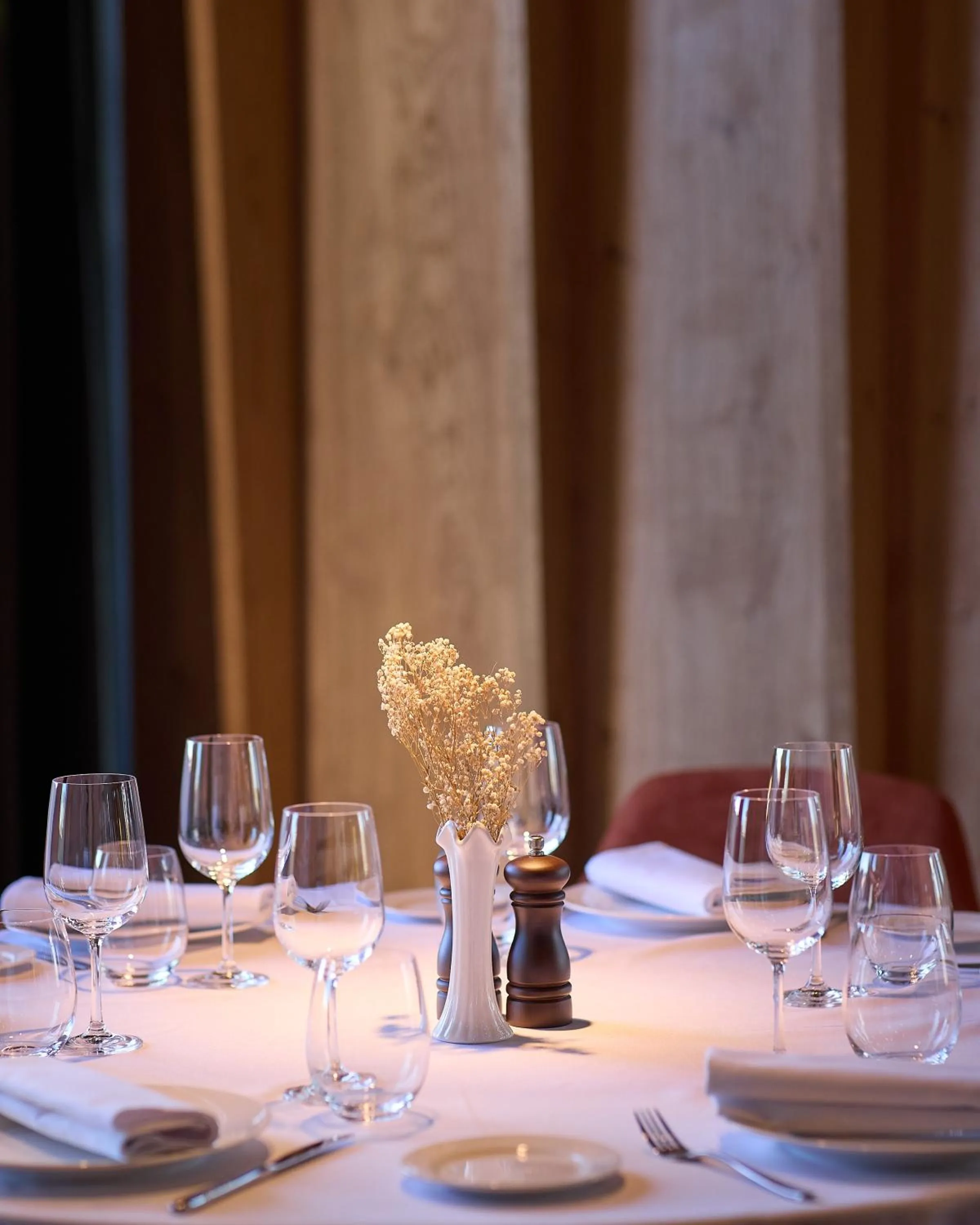 Restaurant/places to eat in Bor Hotel by Karisma