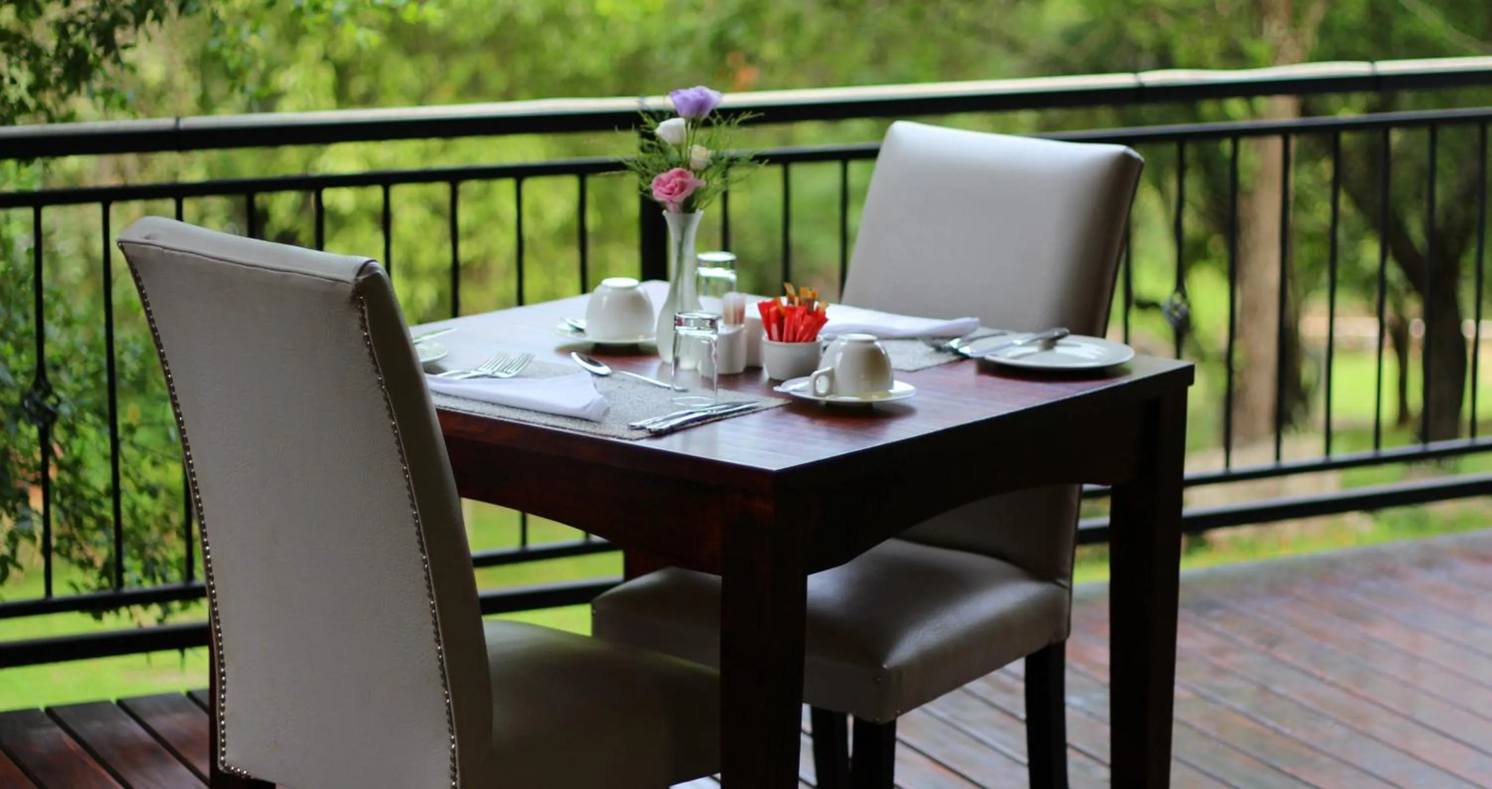 Restaurant/places to eat in La Villa Vita