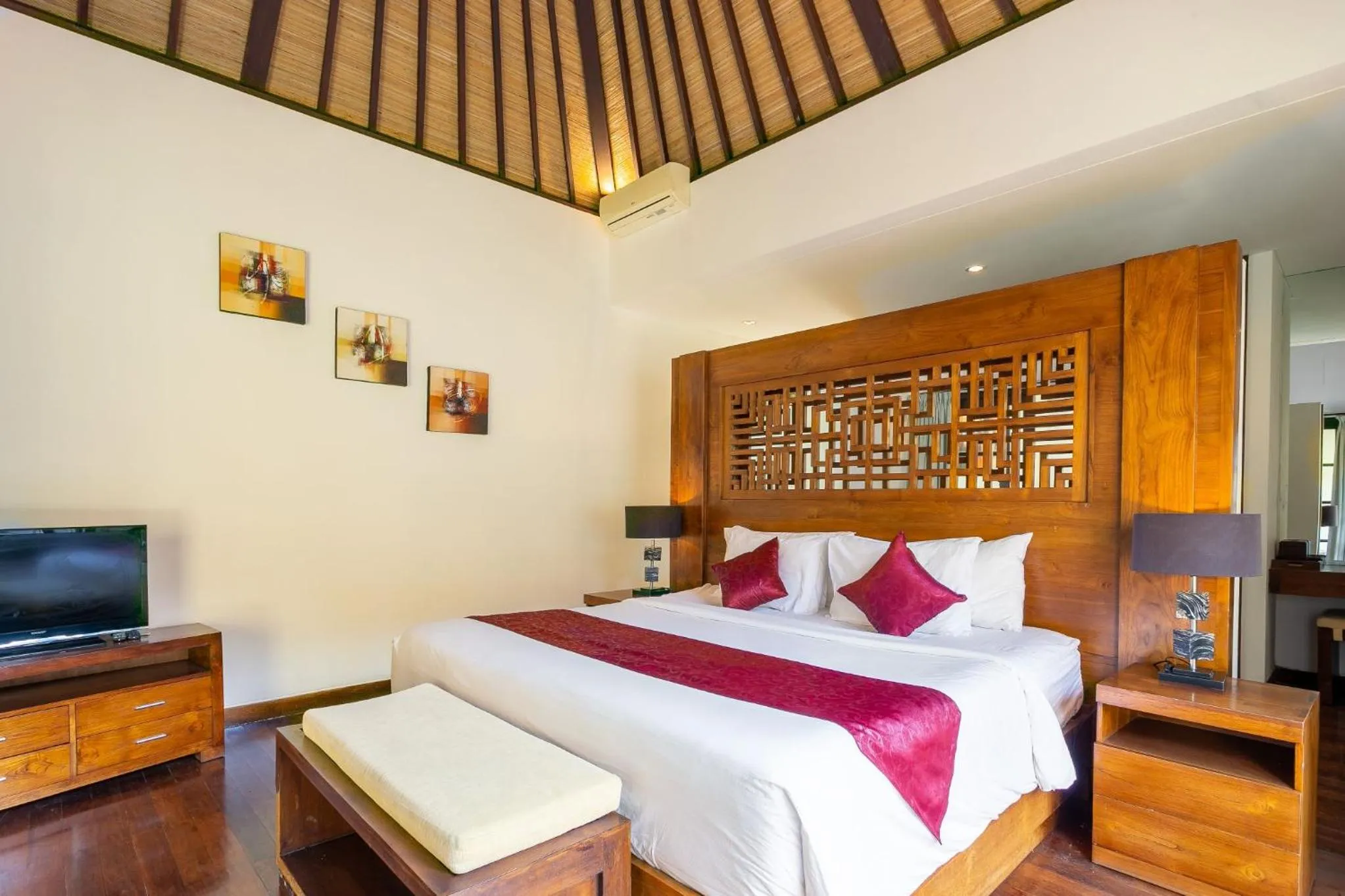 Bed in Sukanami Villa Ubud by ecommerceloka