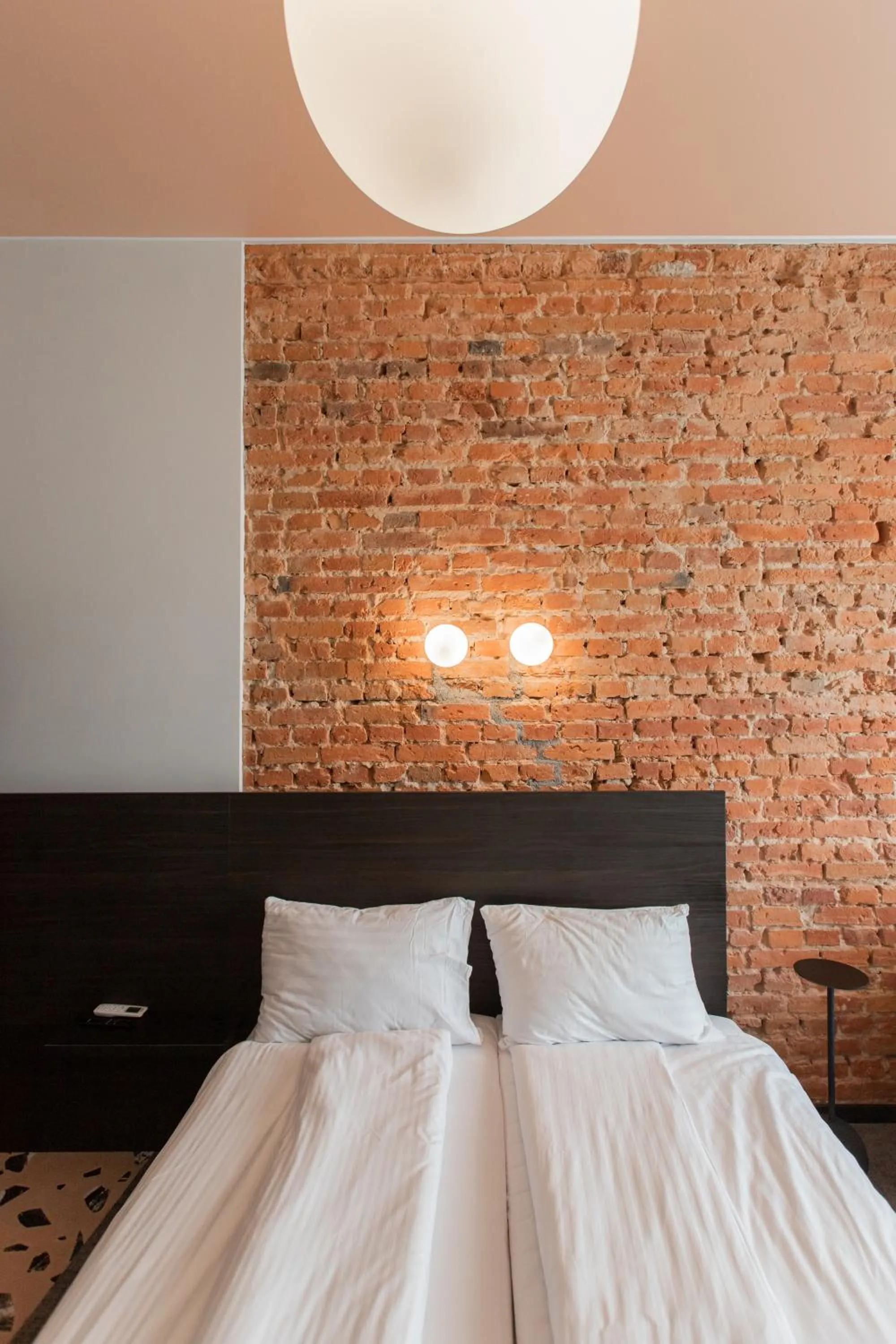 Bed in Resume apartments