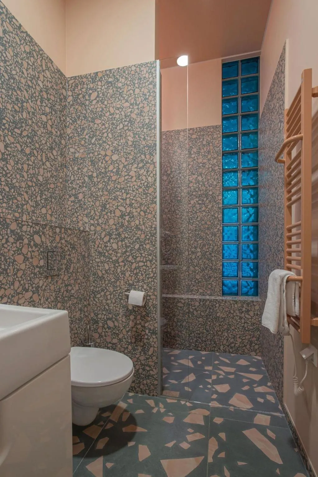 Shower in Resume apartments