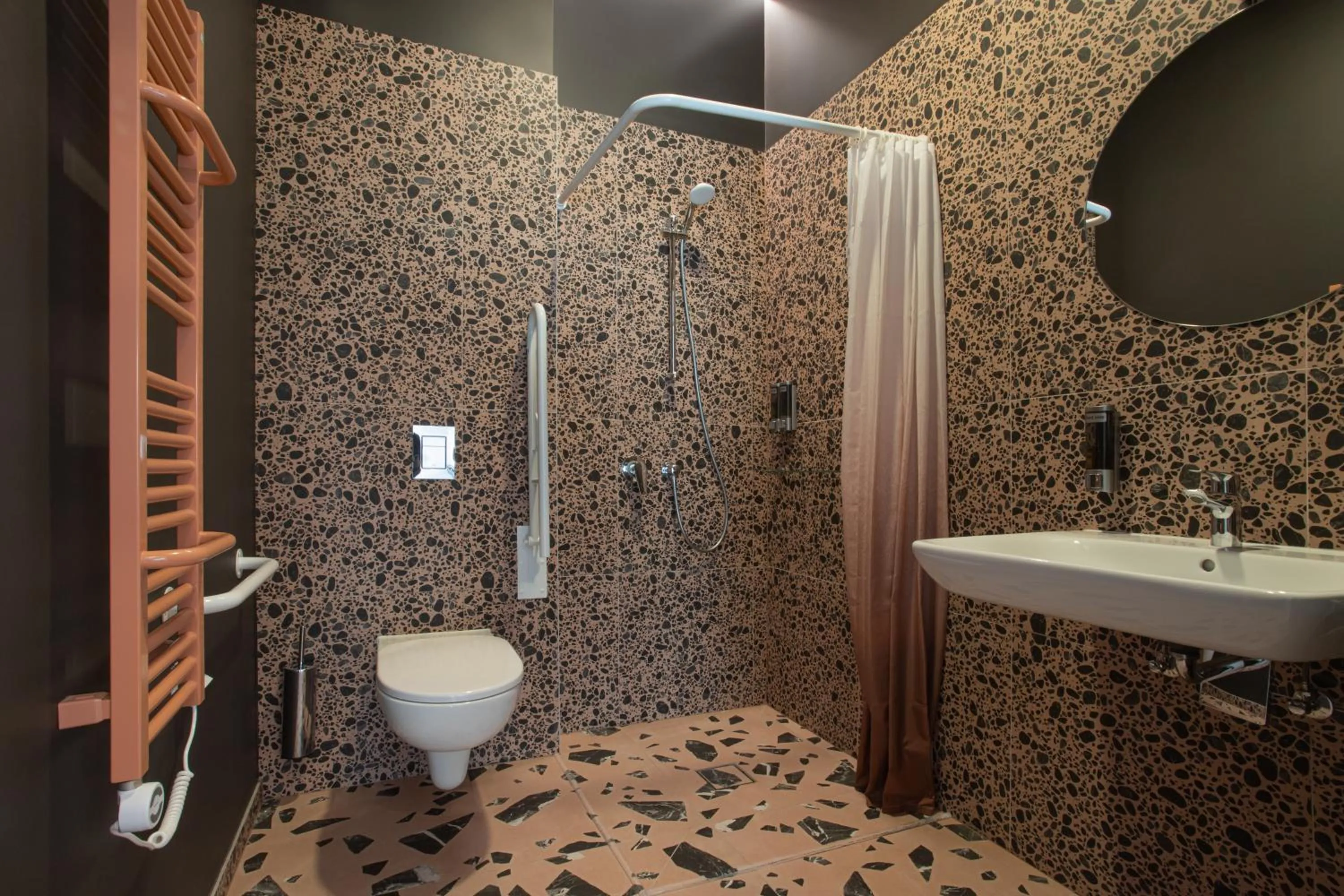 Shower in Resume apartments