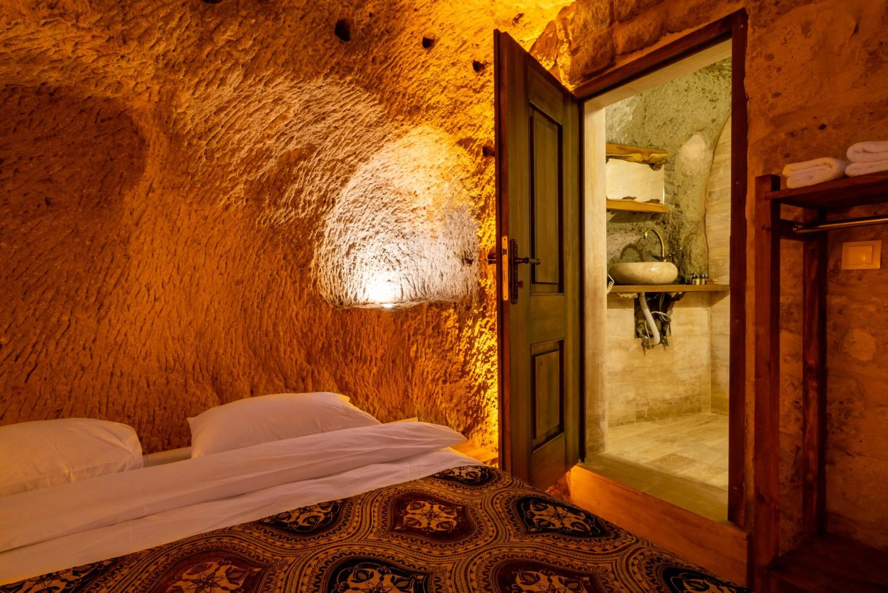 Bed in Cappadocia Snora Cave