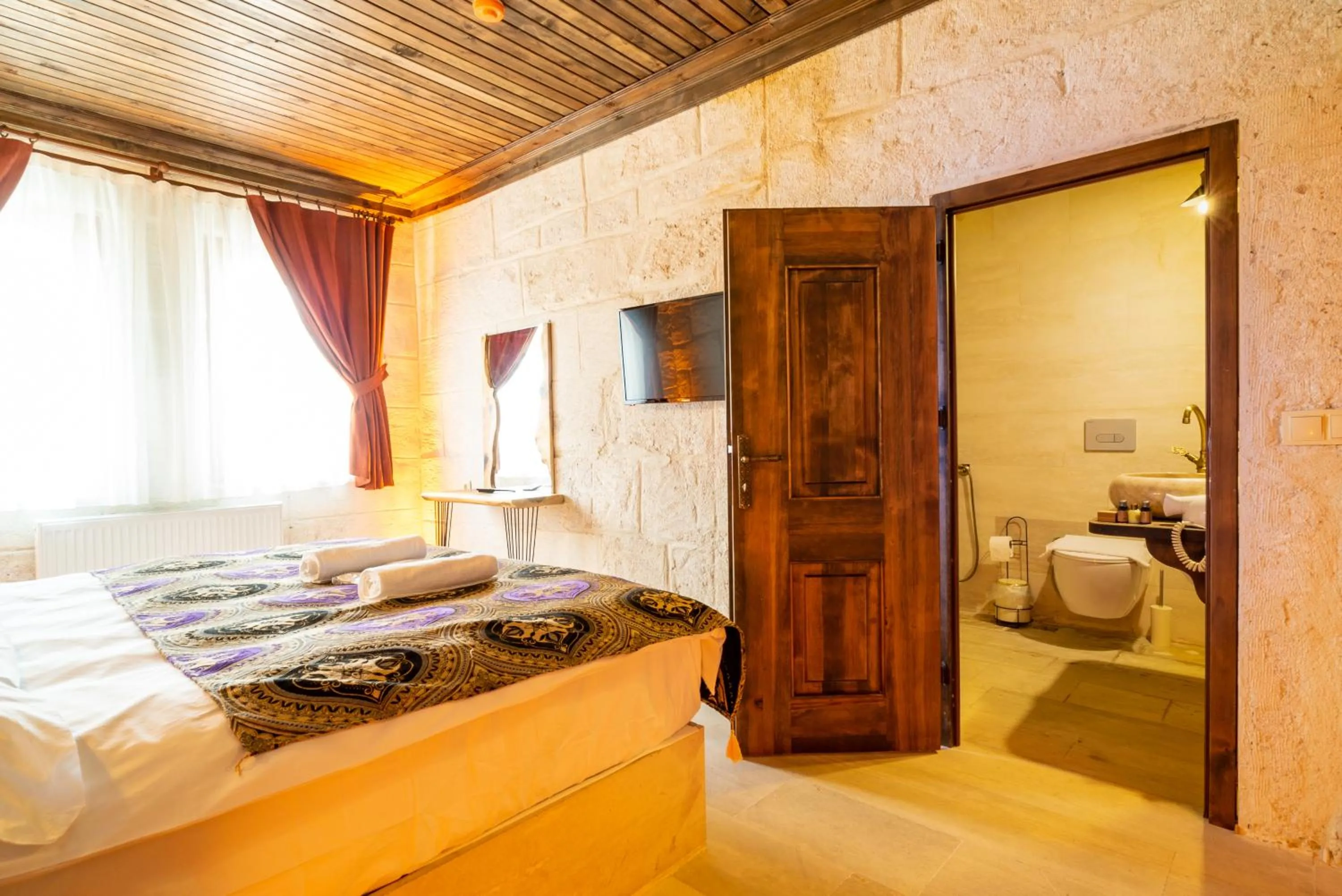 Bed in Cappadocia Snora Cave