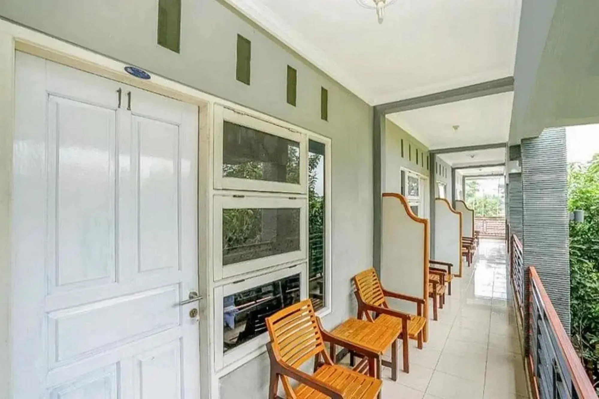 Balcony/Terrace in Penginapan Sinar Harapan near GOR Mastrip Probolinggo