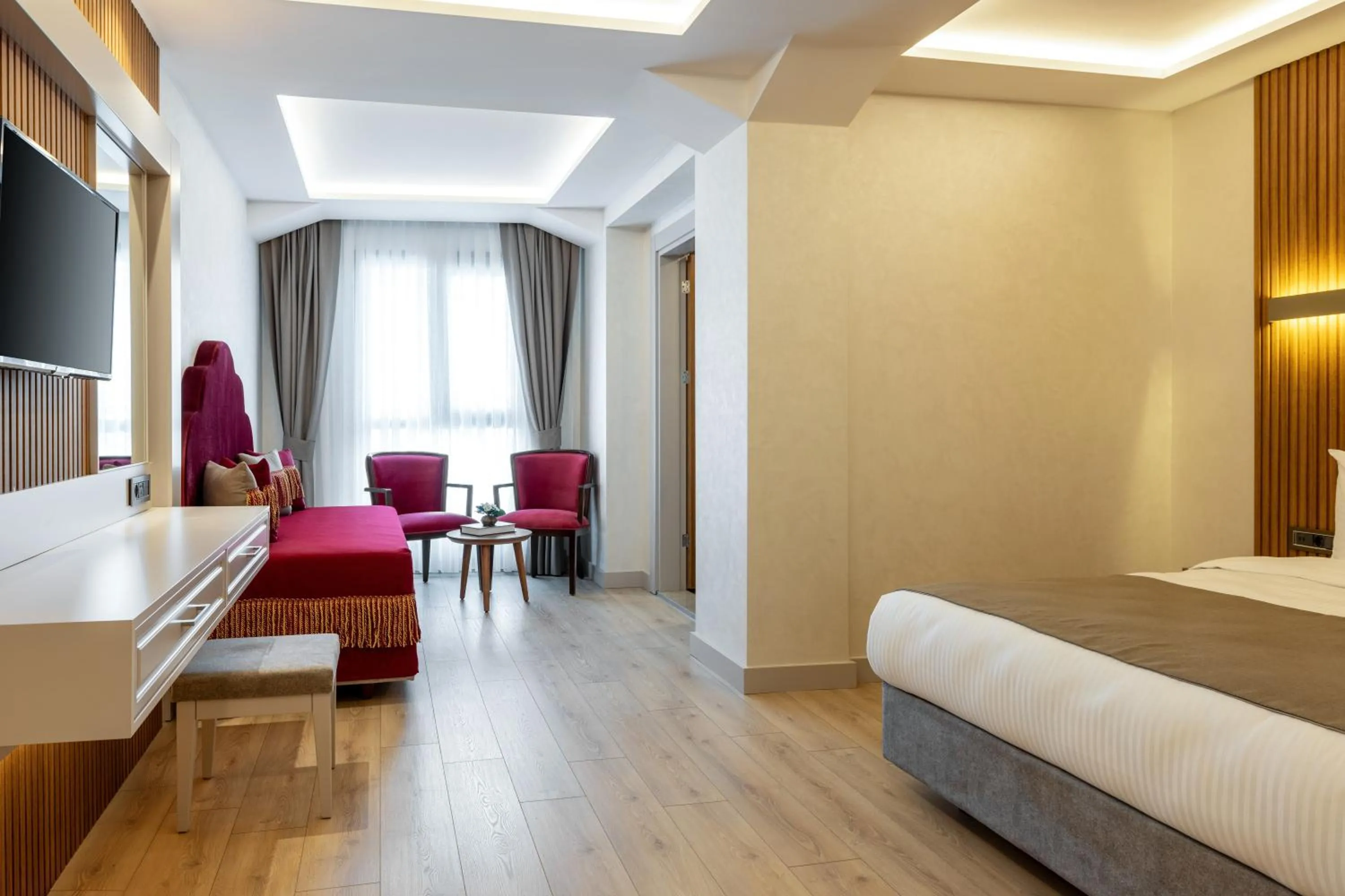 Bed in Carina Gold Hotel And Restaurant