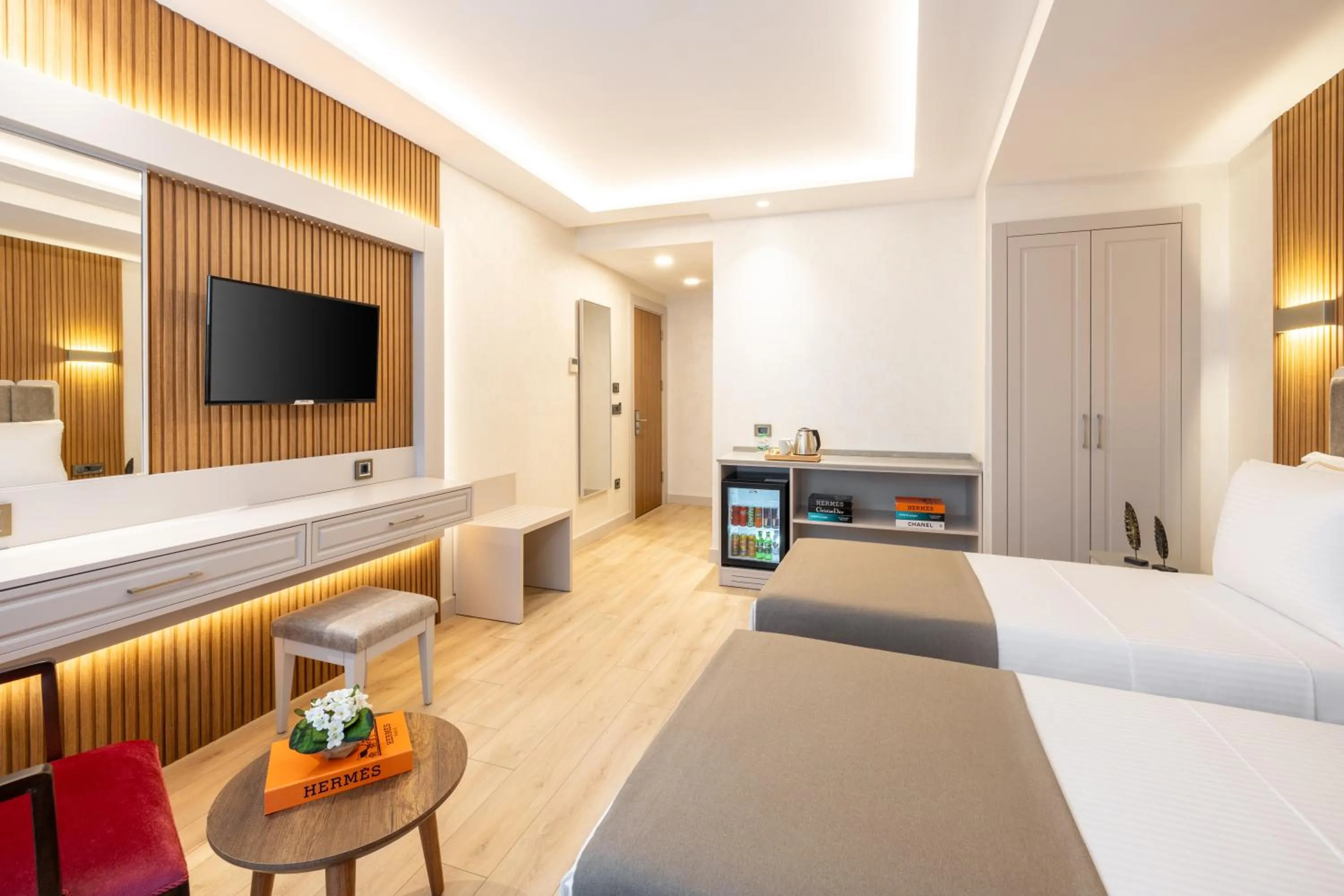 Bed in Carina Gold Hotel And Restaurant