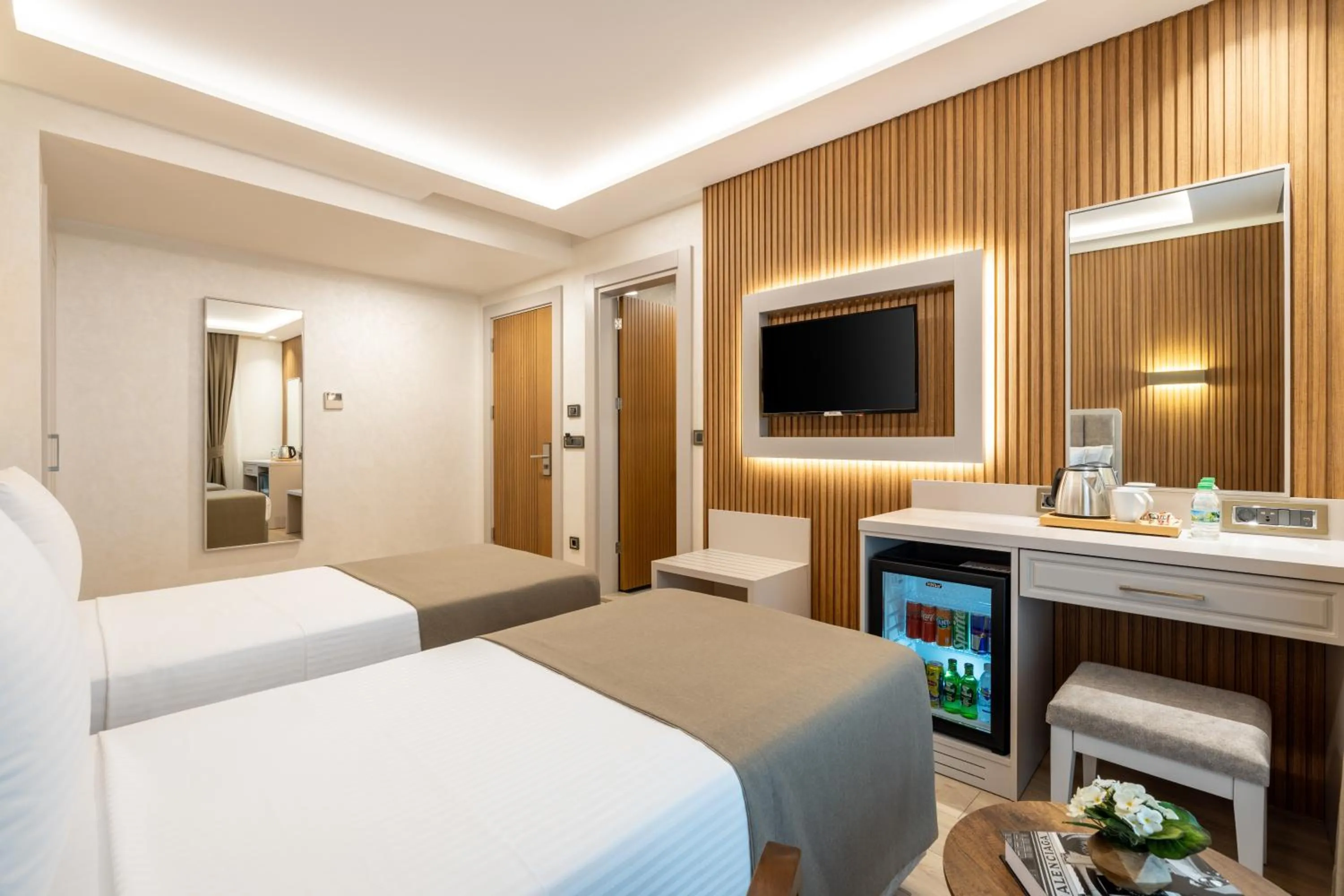 Bed in Carina Gold Hotel And Restaurant