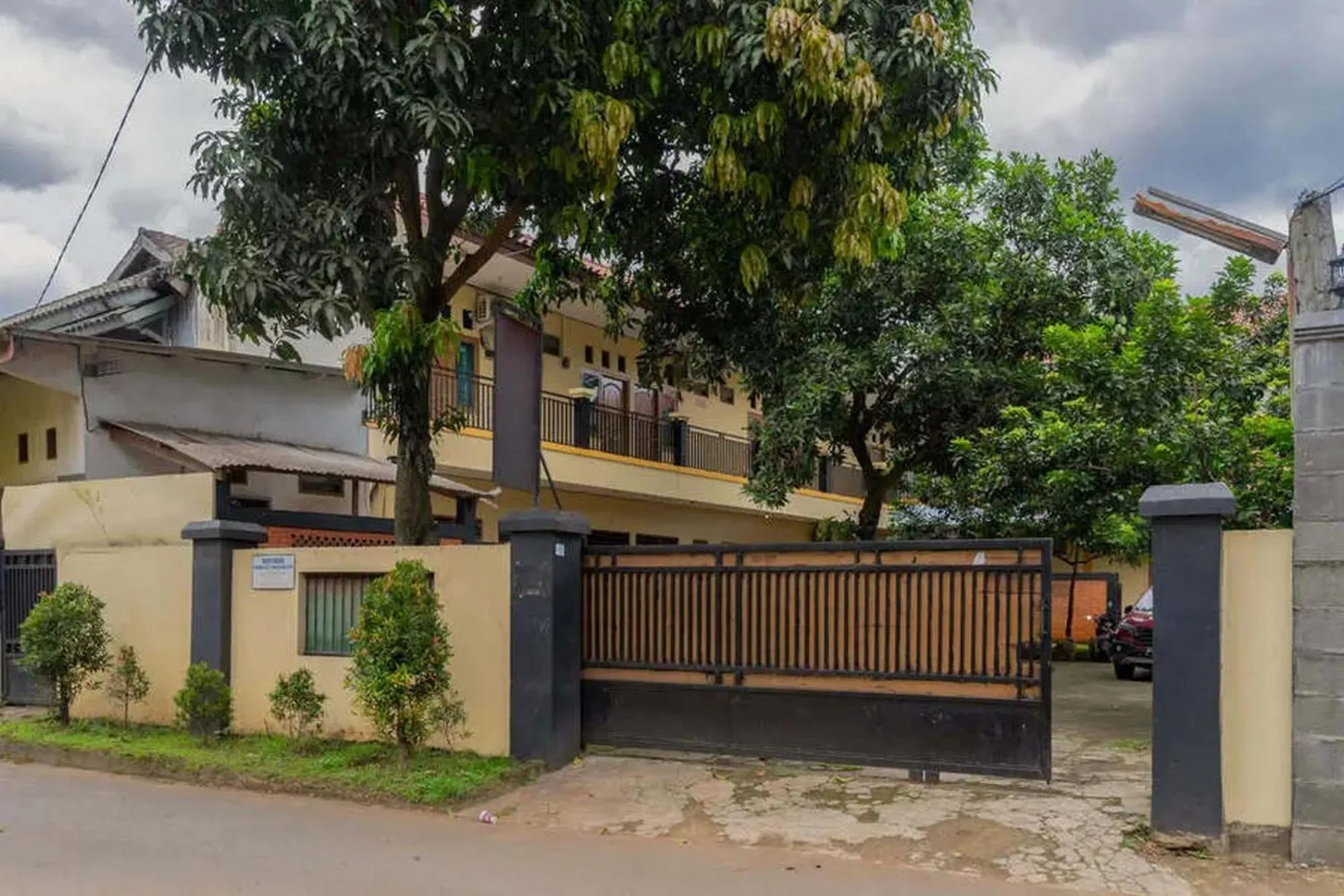 Property building in Kostawira Syariah Bintaro Mitra RedDoorz