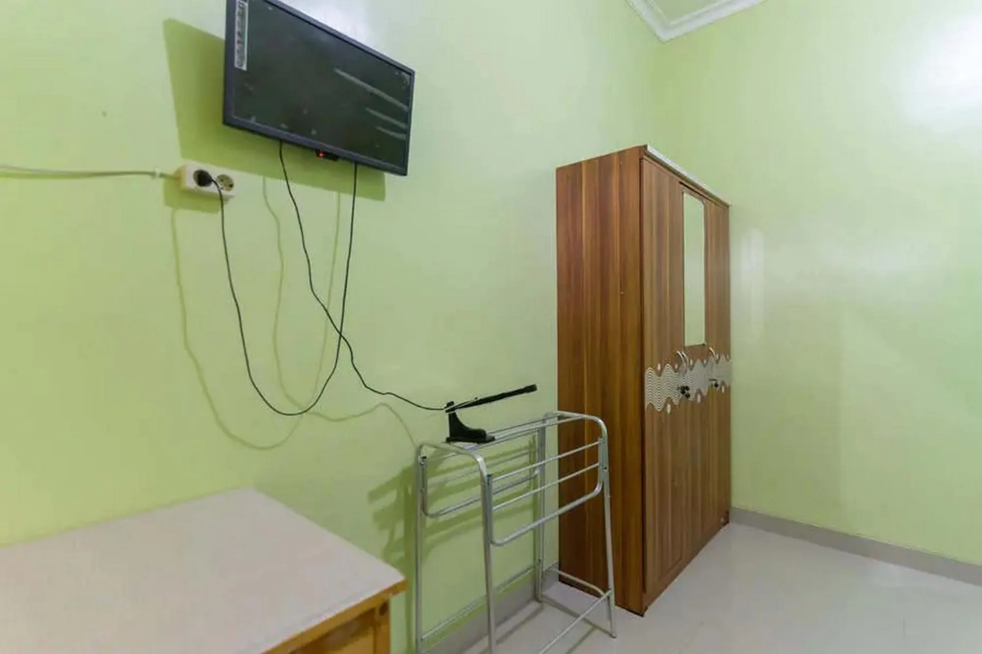 TV and multimedia in Kostawira Syariah Bintaro Mitra RedDoorz