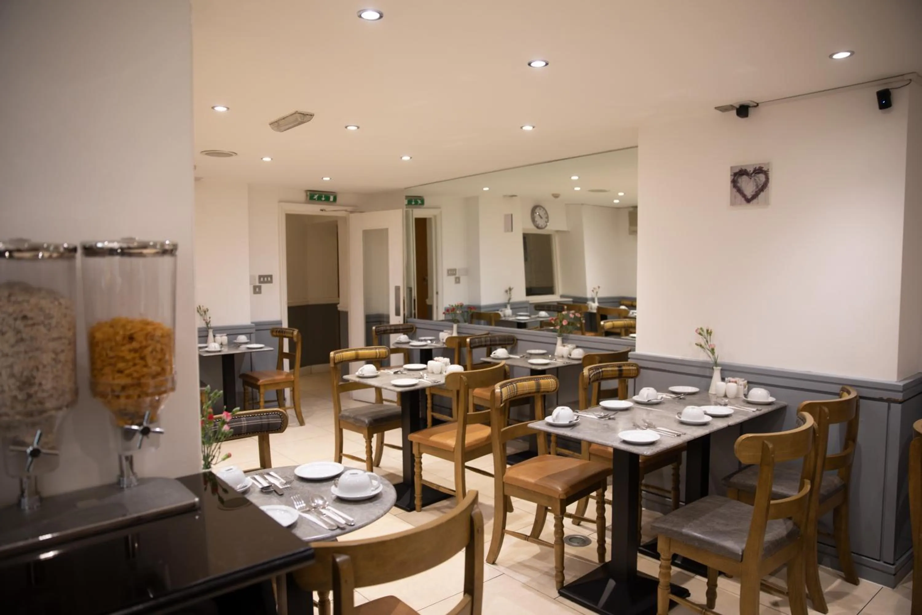 Breakfast in Duke Of Leinster Hotel