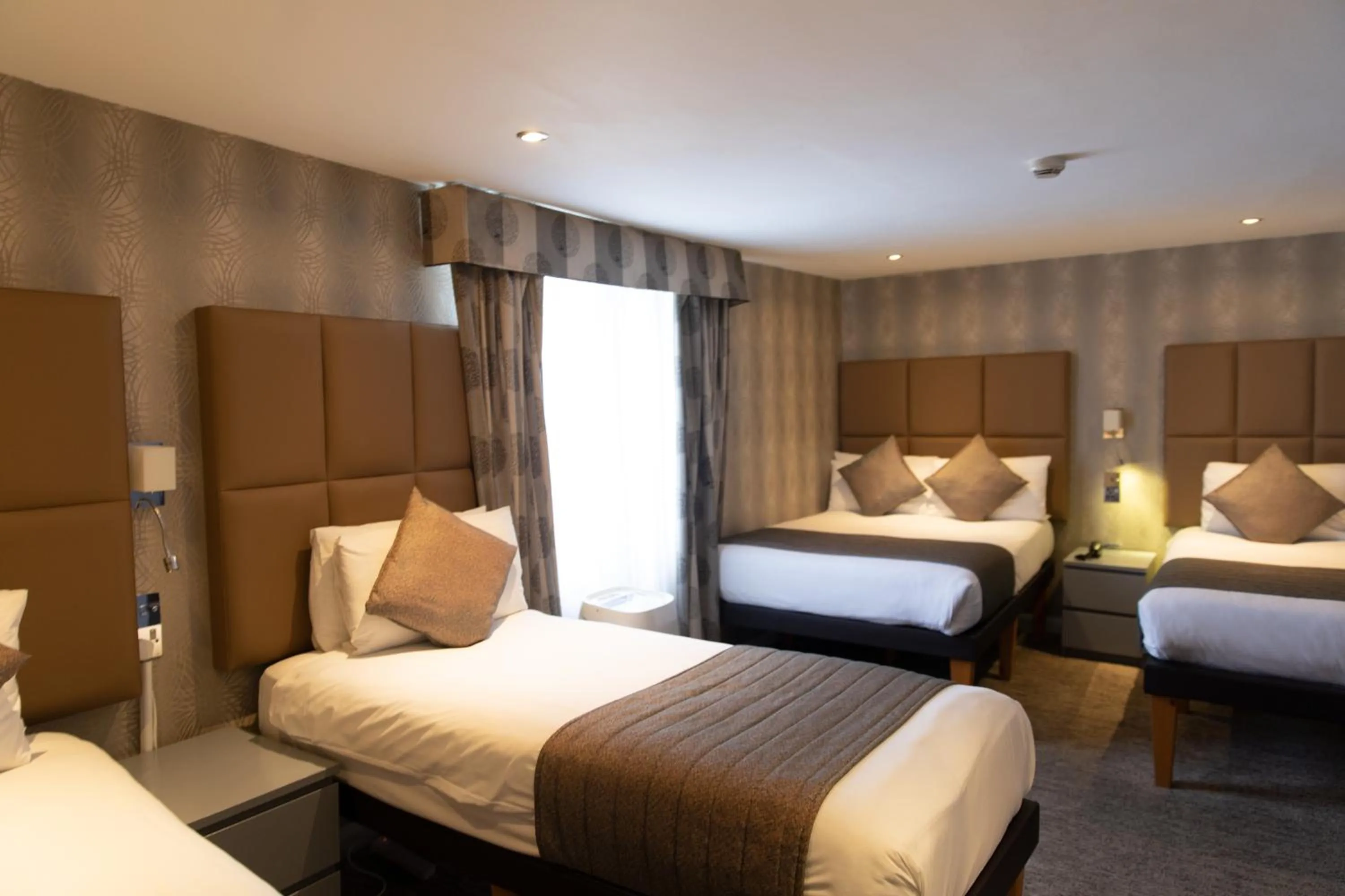 Bed in Duke Of Leinster Hotel