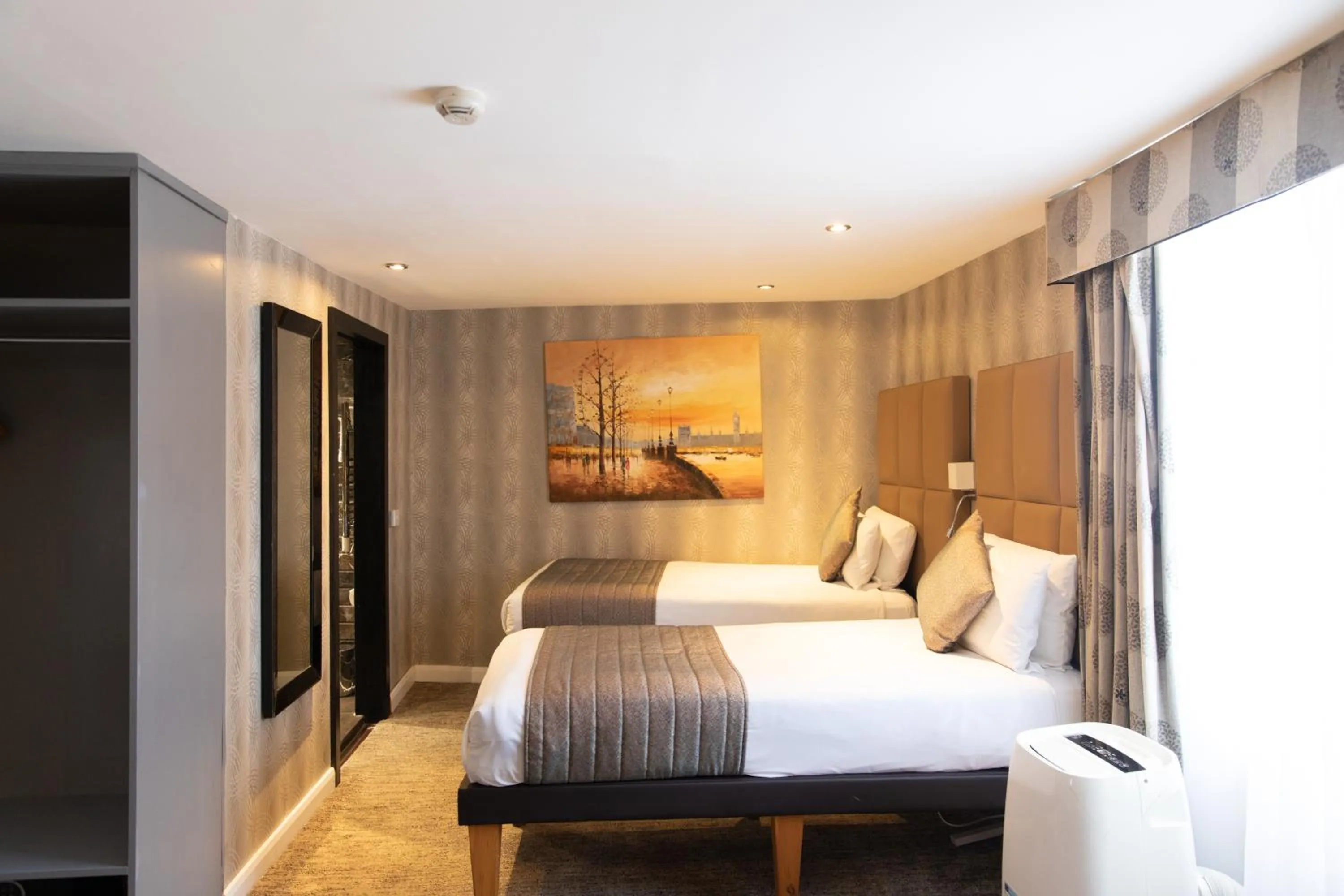 Bed in Duke Of Leinster Hotel