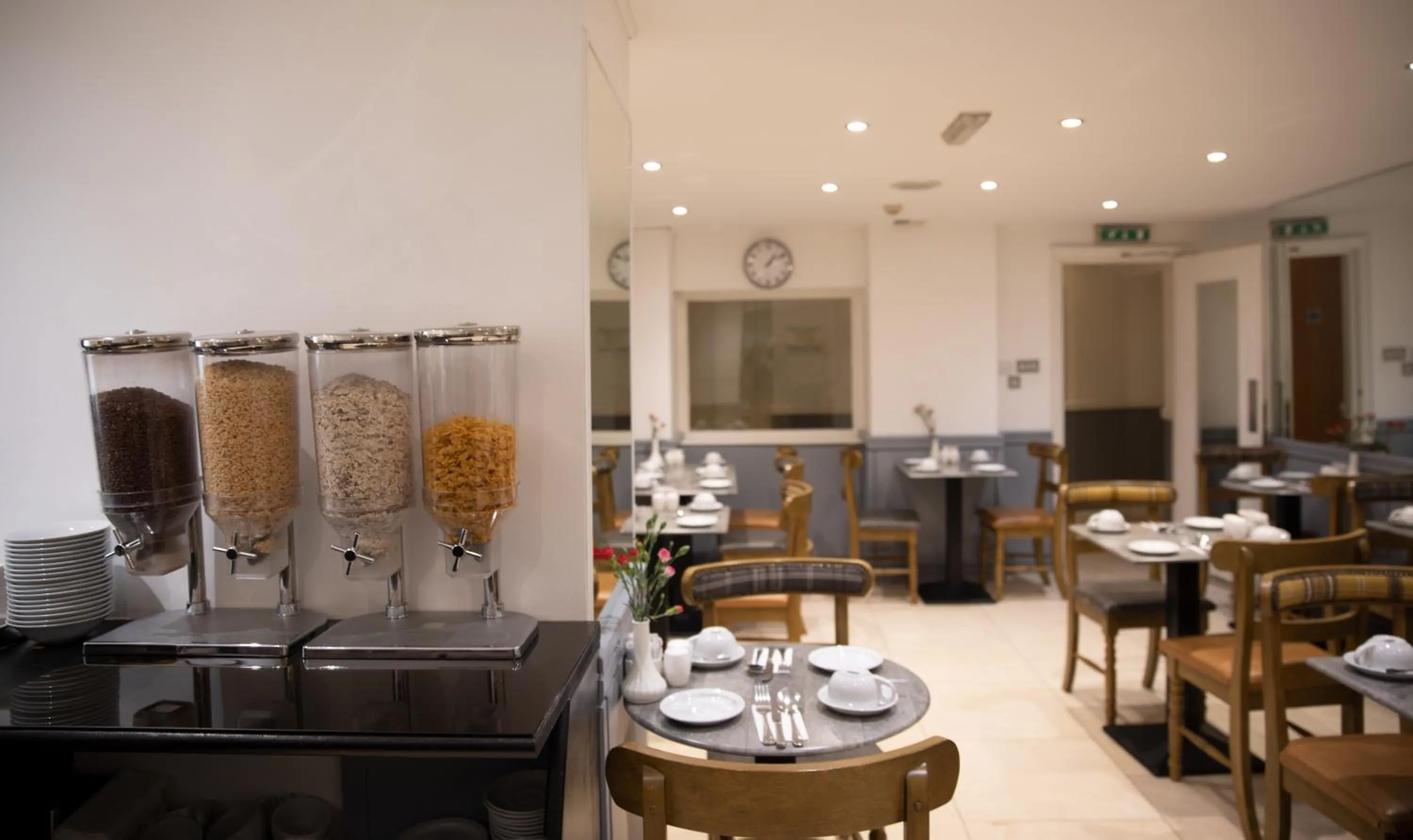 Breakfast in Duke Of Leinster Hotel