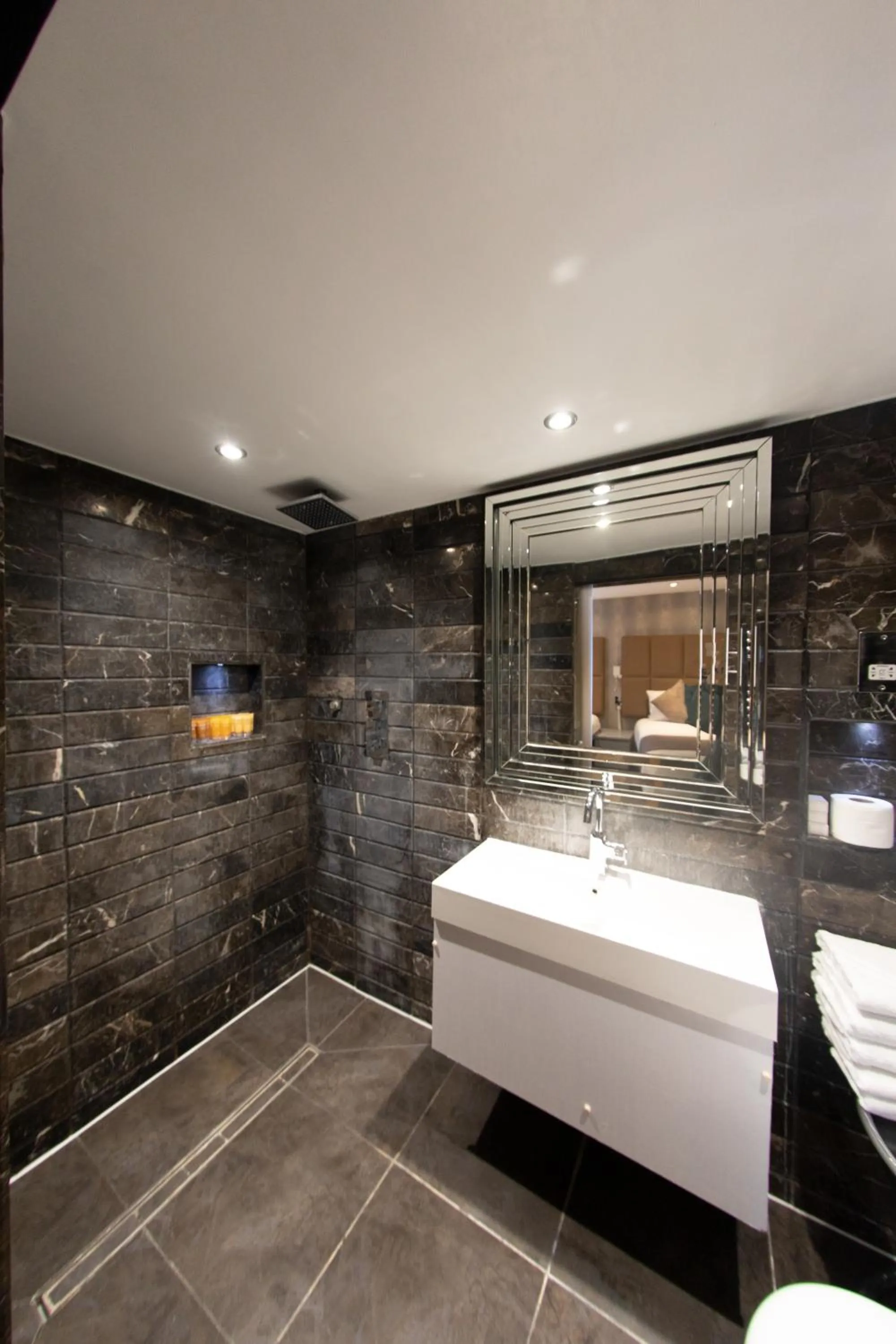 Bathroom in Duke Of Leinster Hotel