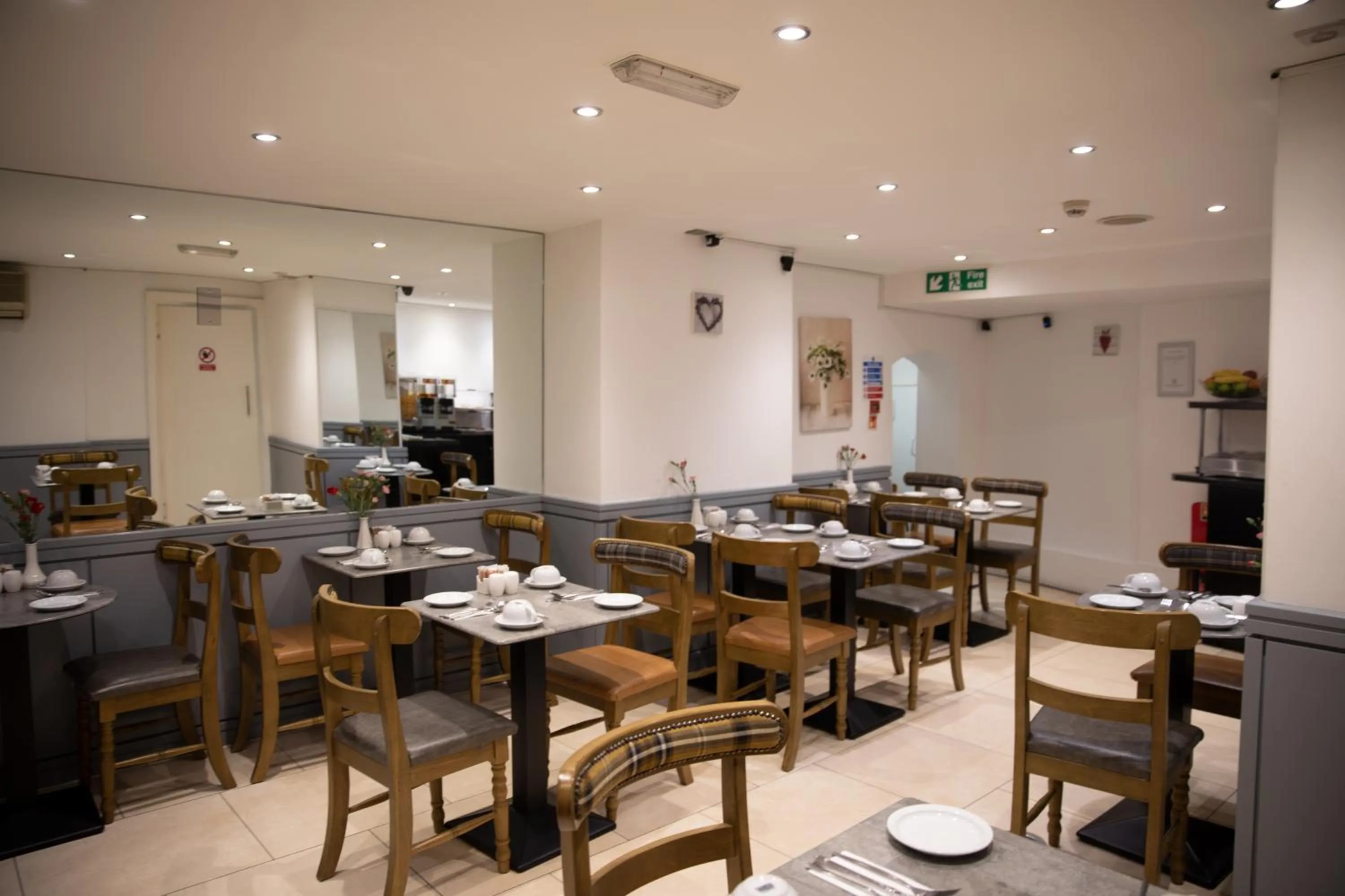 Breakfast in Duke Of Leinster Hotel