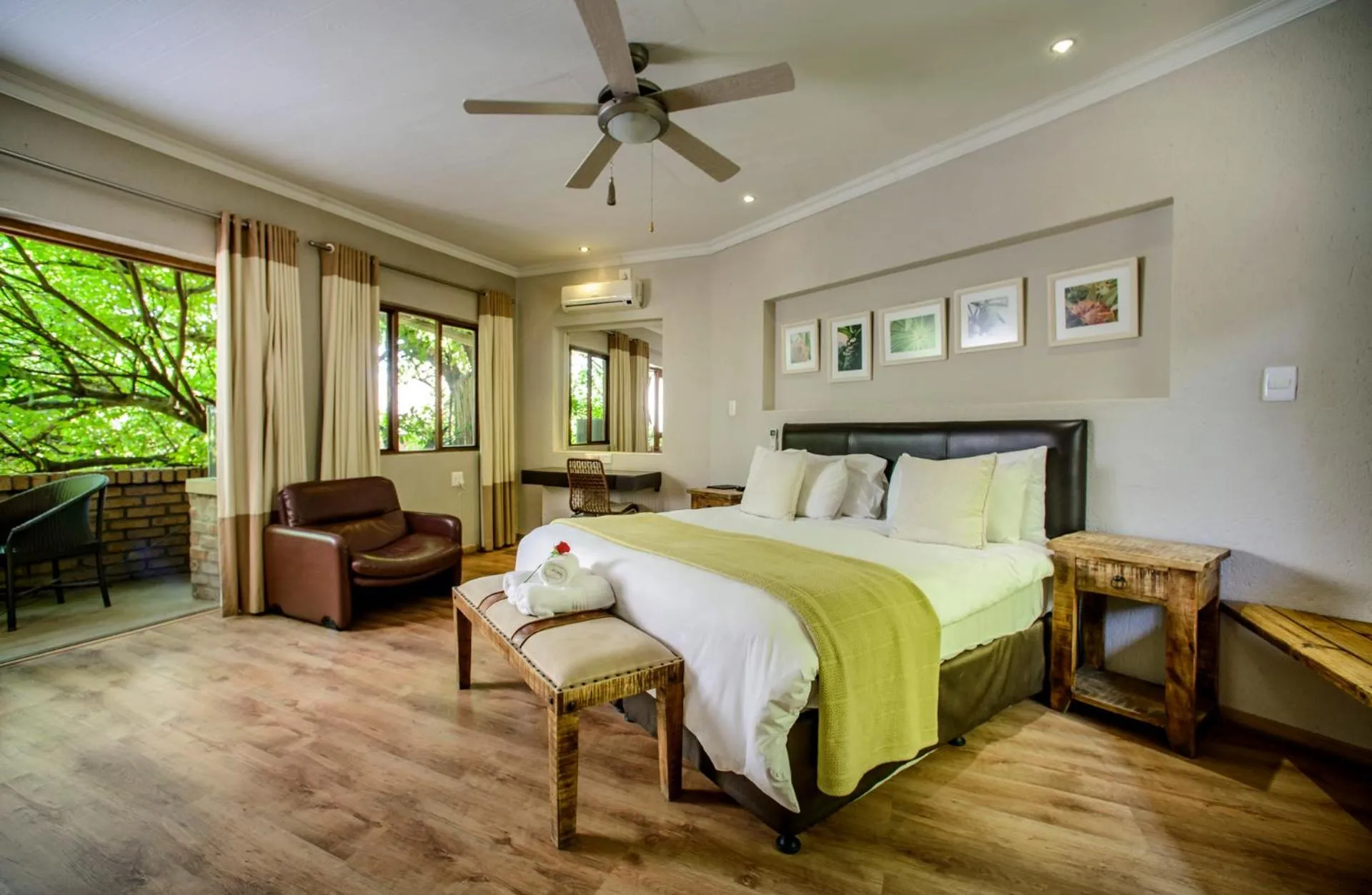 Bed in Zebrina Guest House