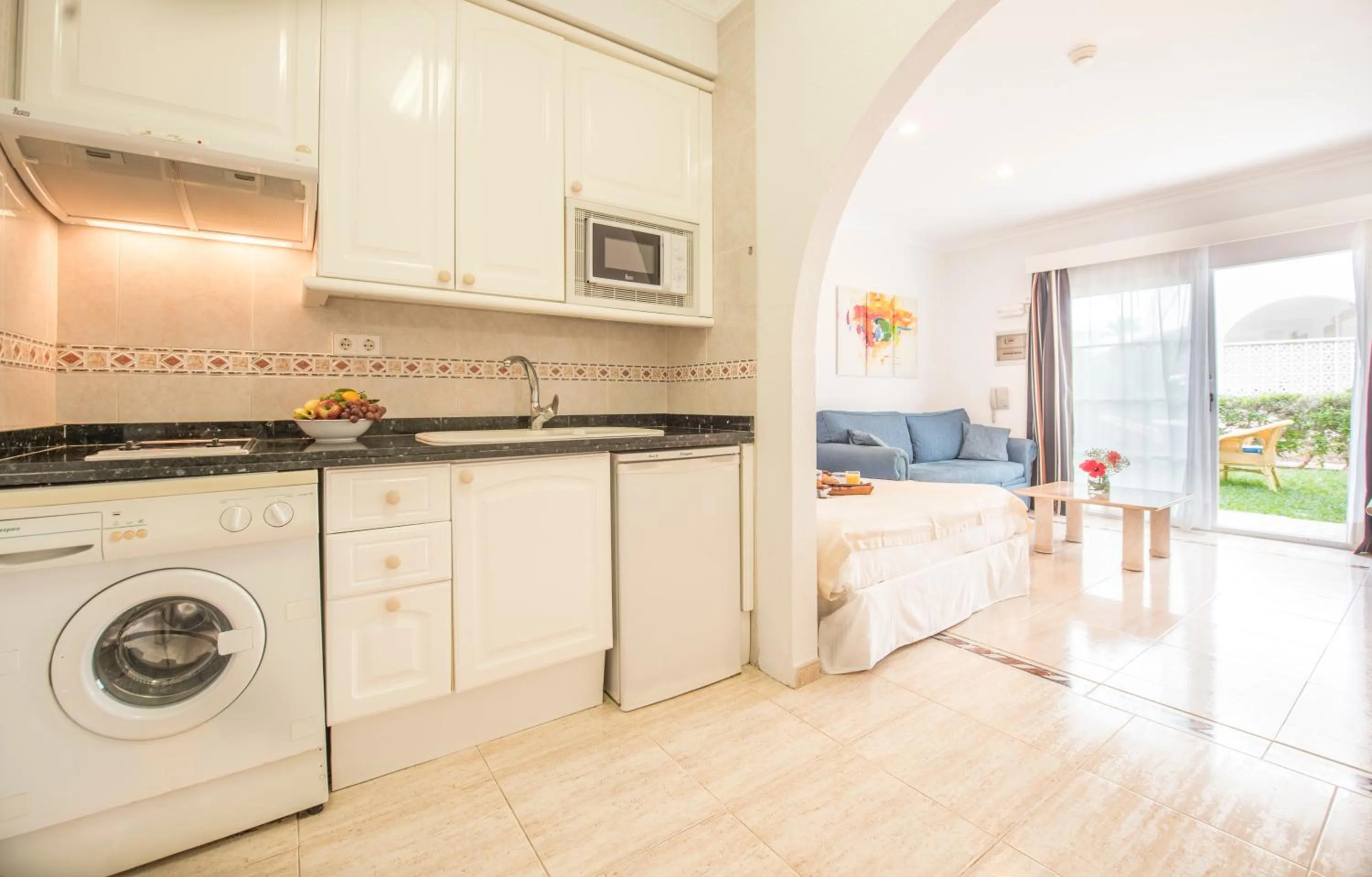 Day in Ona Village Cala d'Or