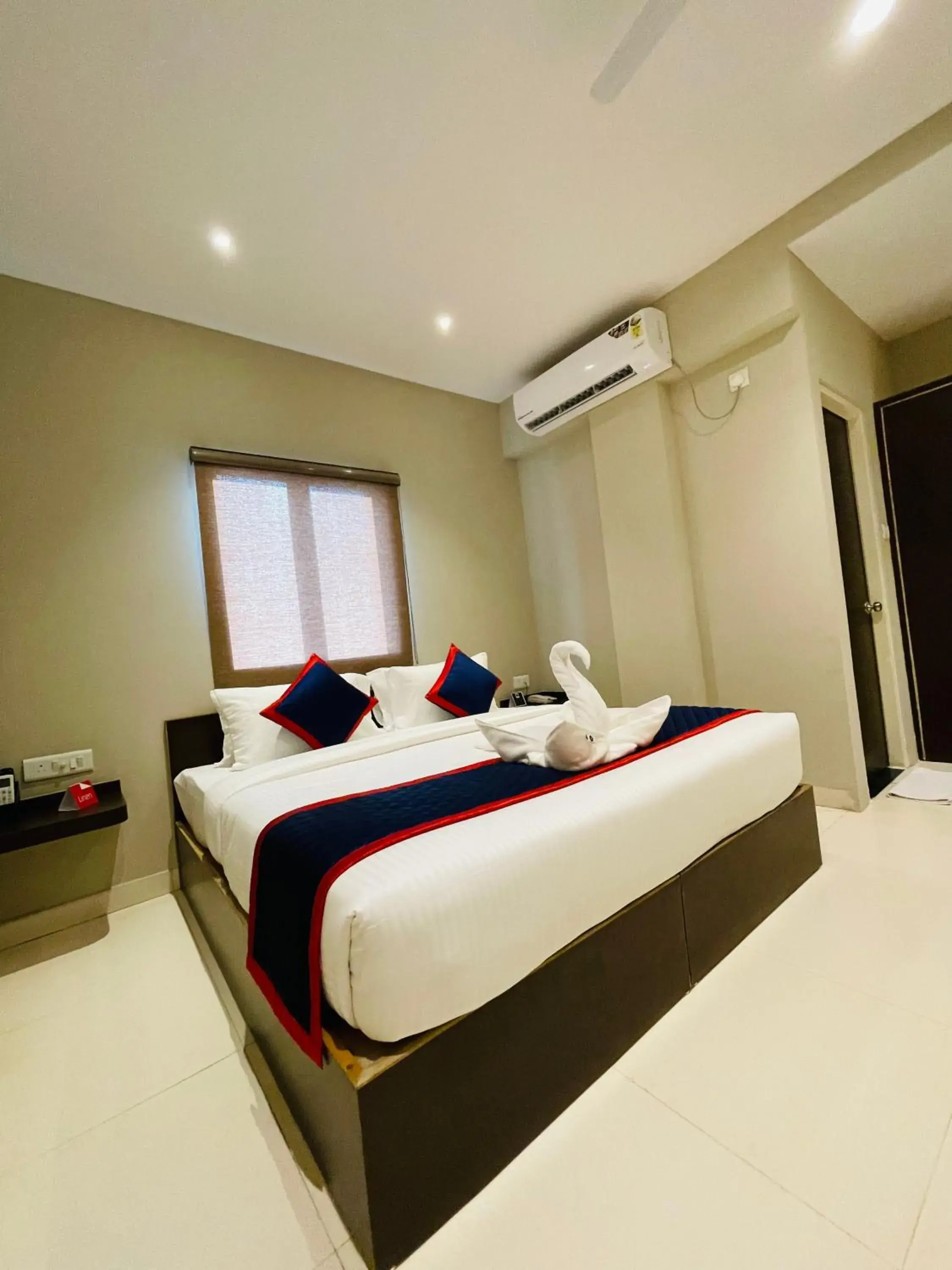 Standard King Room - single occupancy in Zip By Spree Hotels Bhopal Standard King Room - single occupancy in Zip By Spree Hotels Bhopal