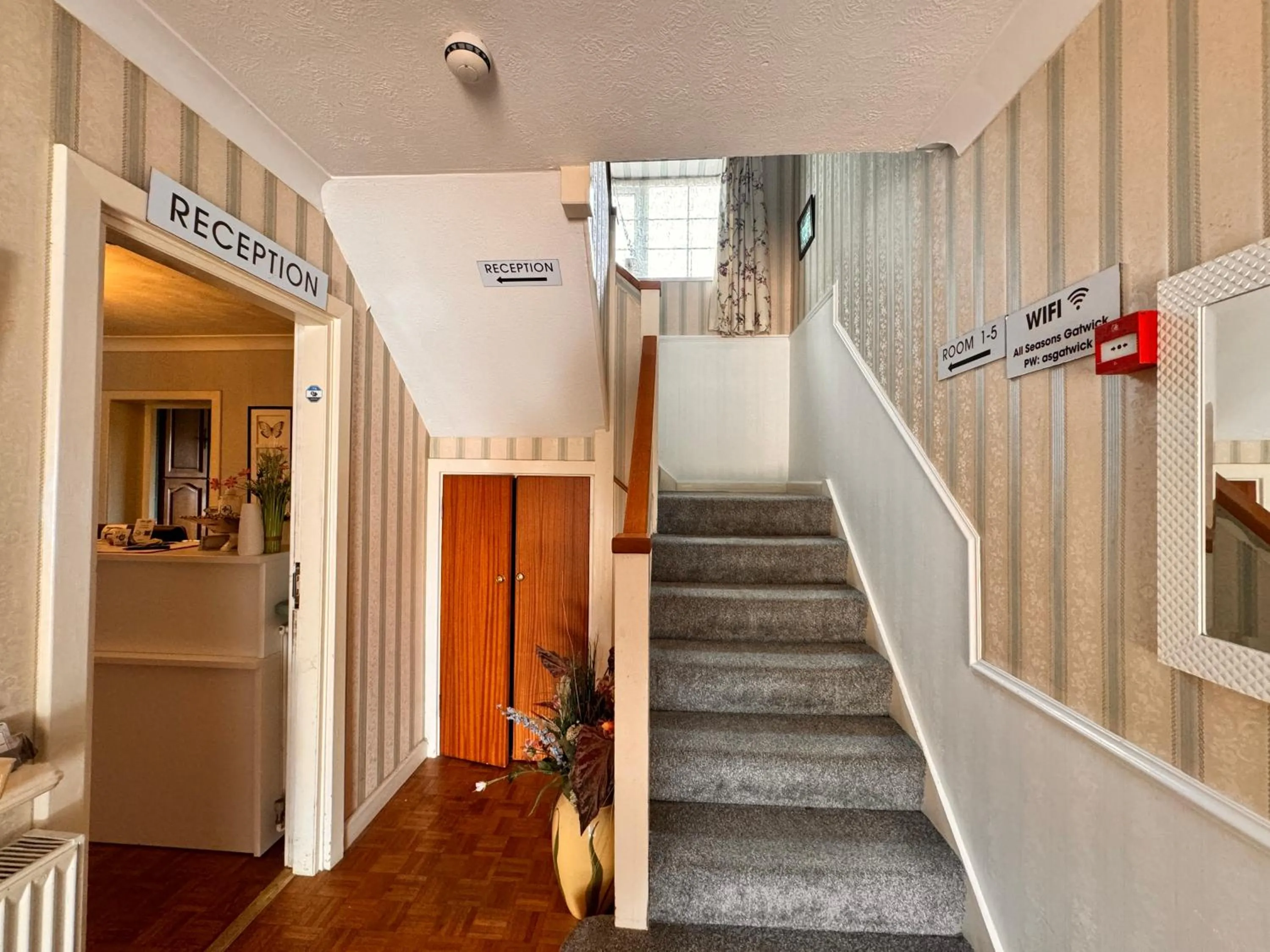 Property building in All Seasons Gatwick Guest House & Parking