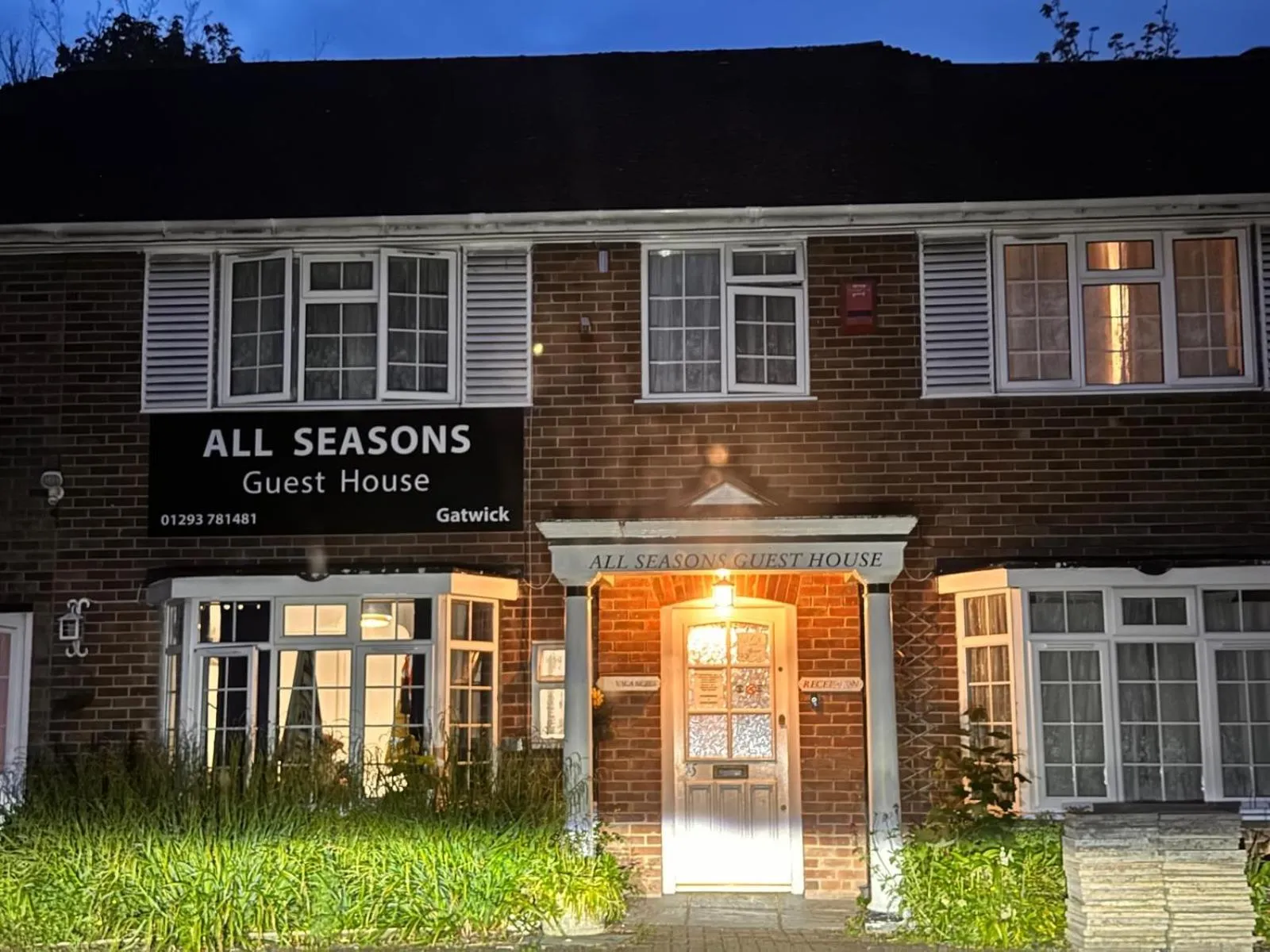 Property building in All Seasons Gatwick Guest House & Parking