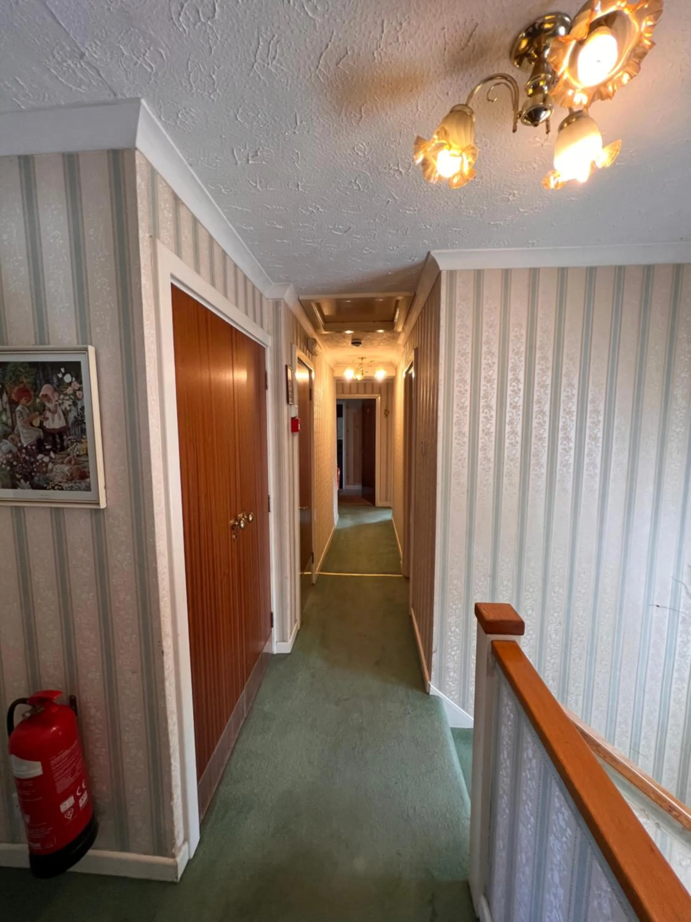 Property building in All Seasons Gatwick Guest House & Parking