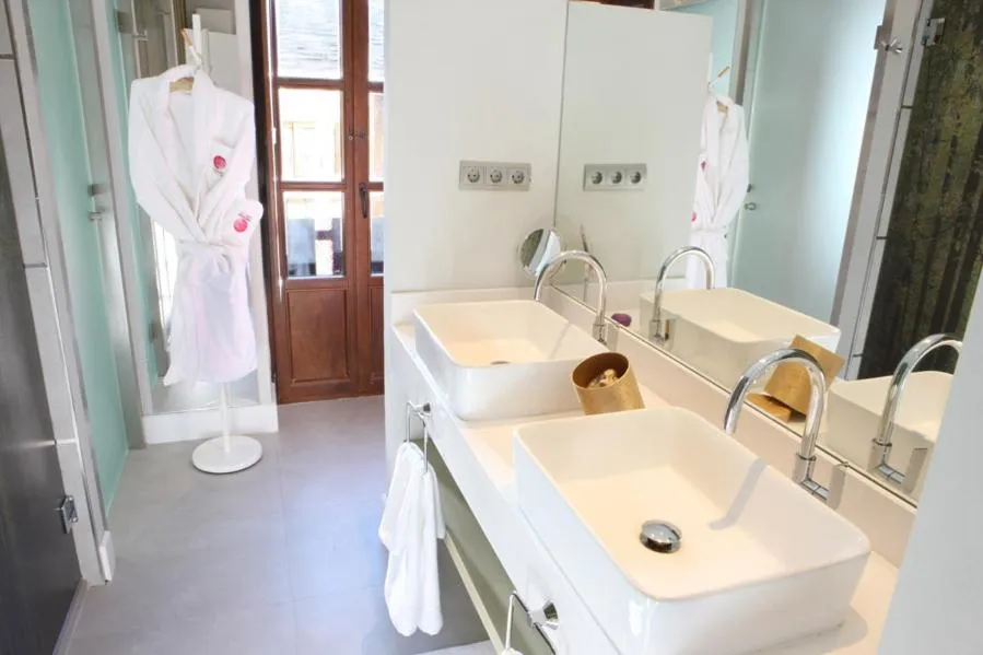 Bathroom in Hotel Las Treixas
