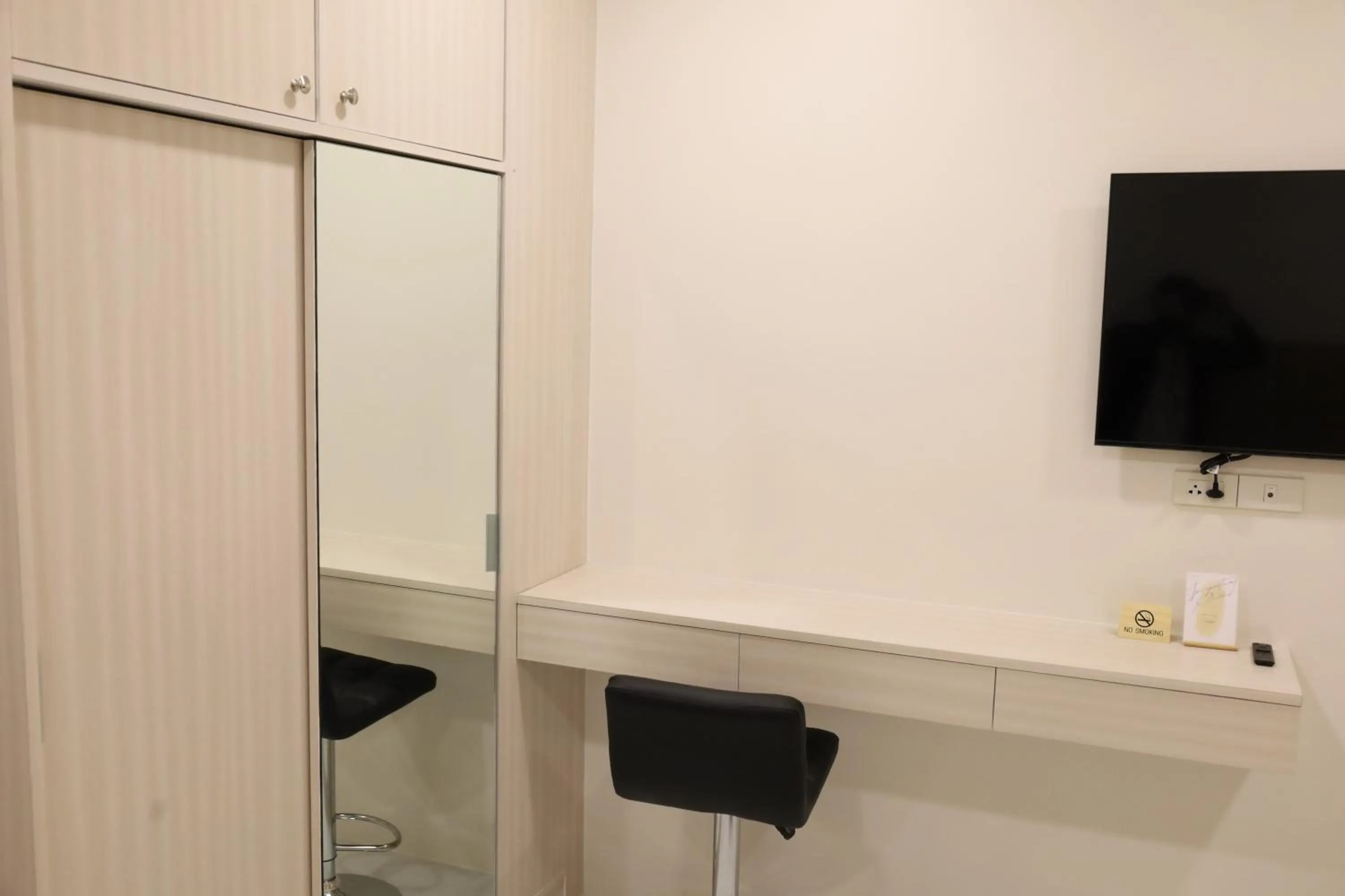 TV and multimedia in S.P.C Apartment by Brodderud