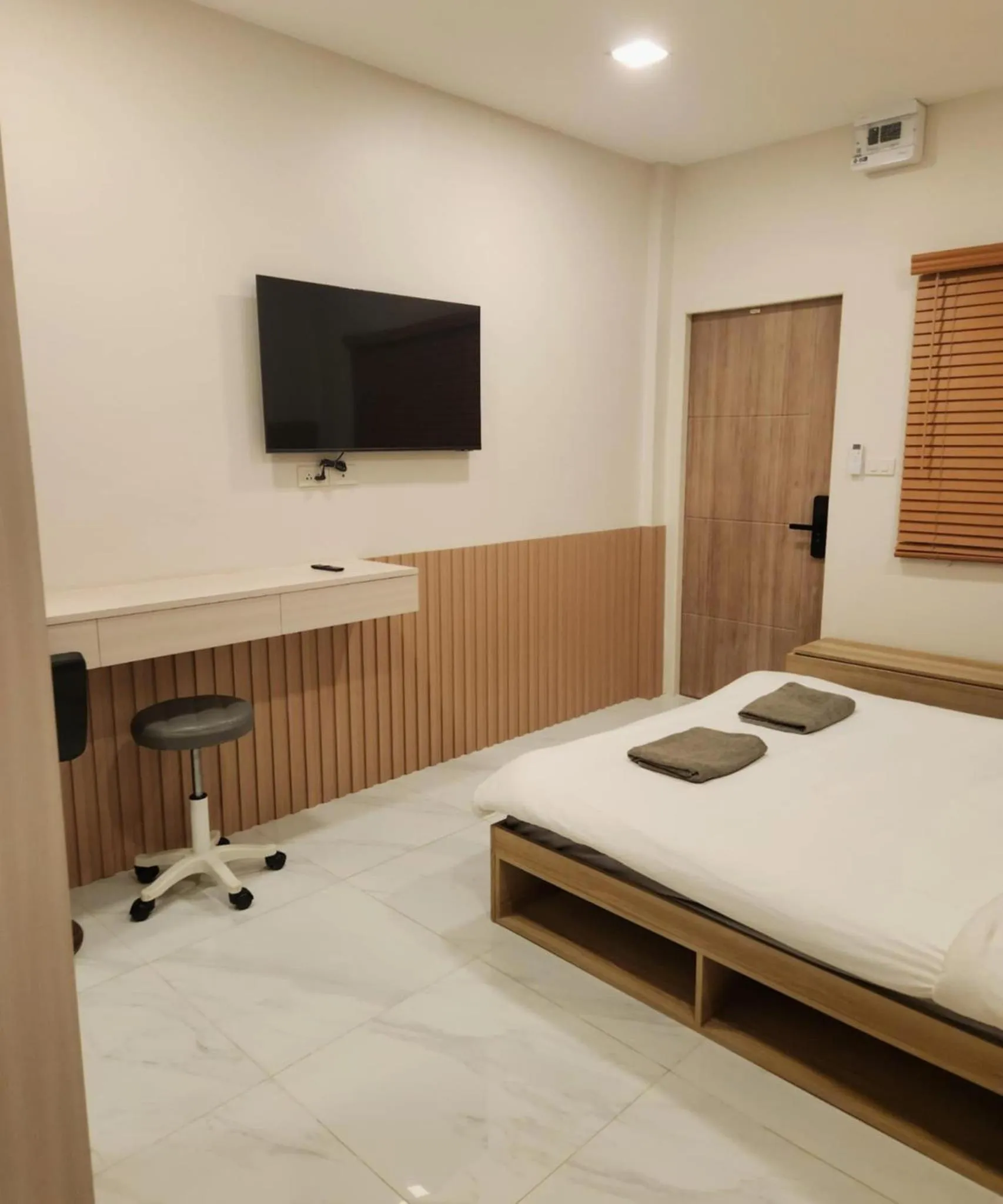 TV and multimedia, Bed in S.P.C Apartment by Brodderud