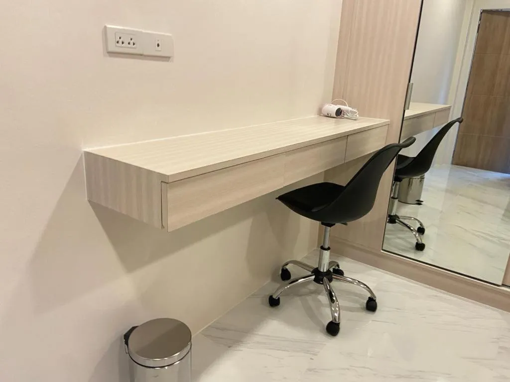 hair dresser in S.P.C Apartment by Brodderud