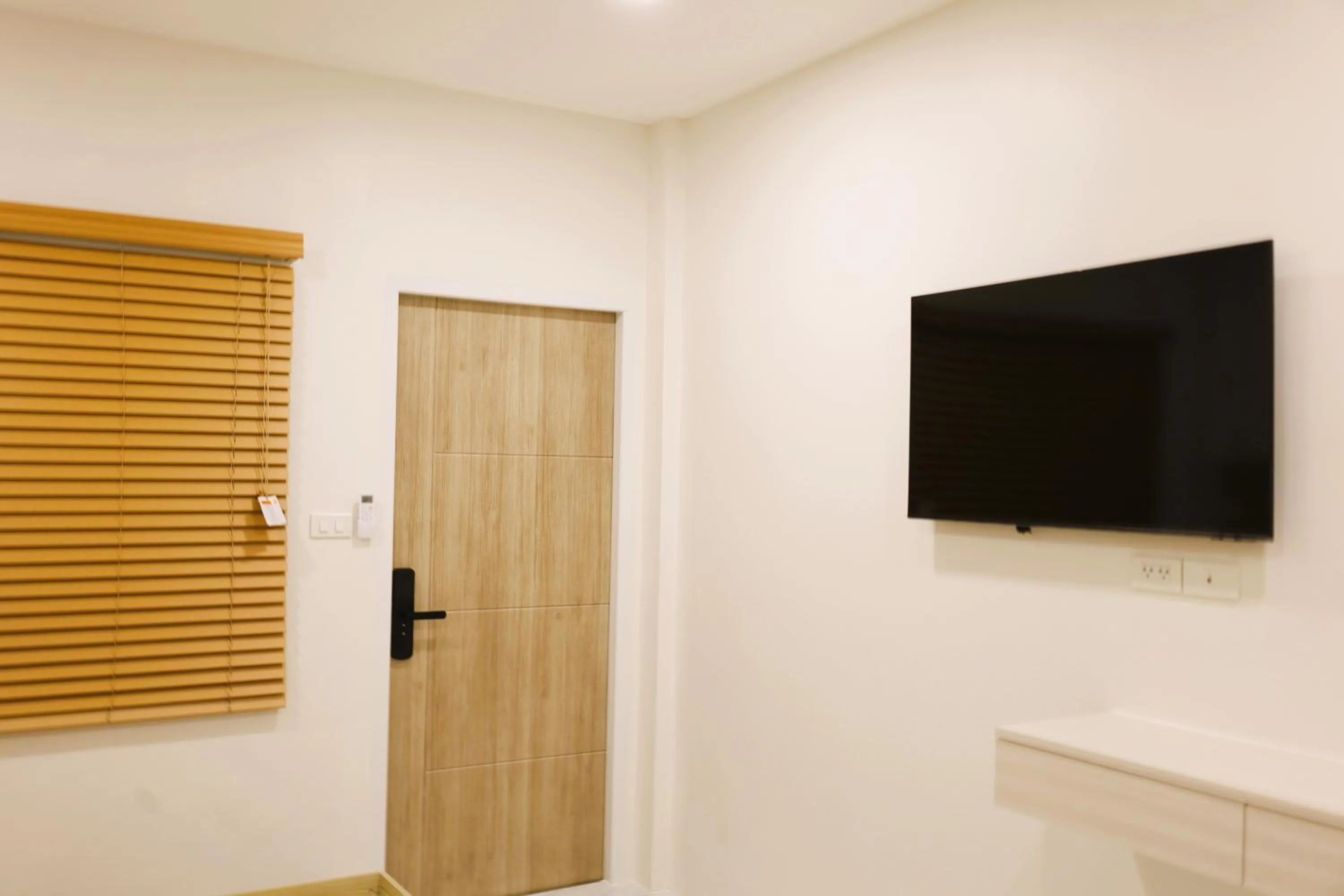 TV and multimedia in S.P.C Apartment by Brodderud