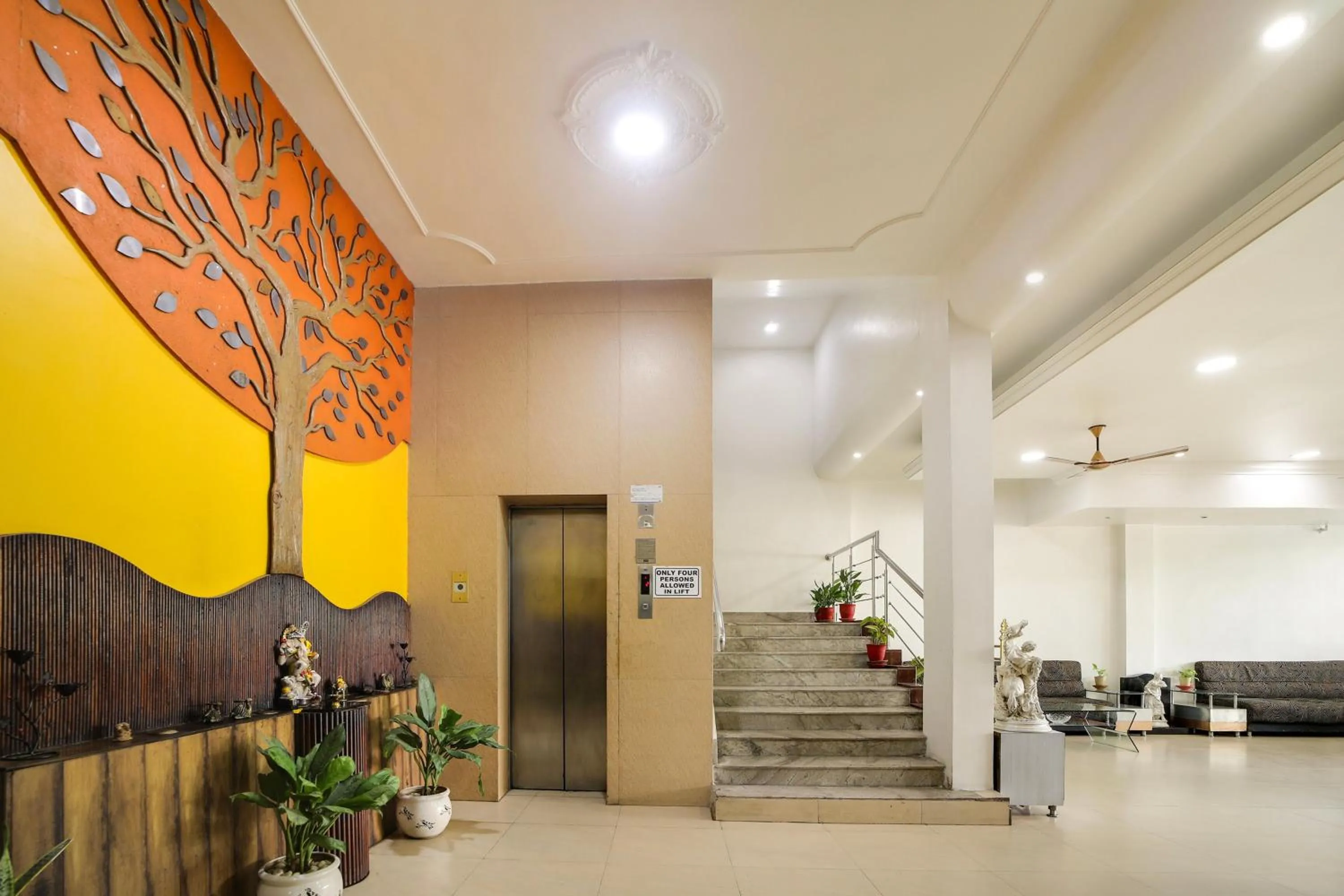 Lobby or reception in Collection O Hotel Silver Inn