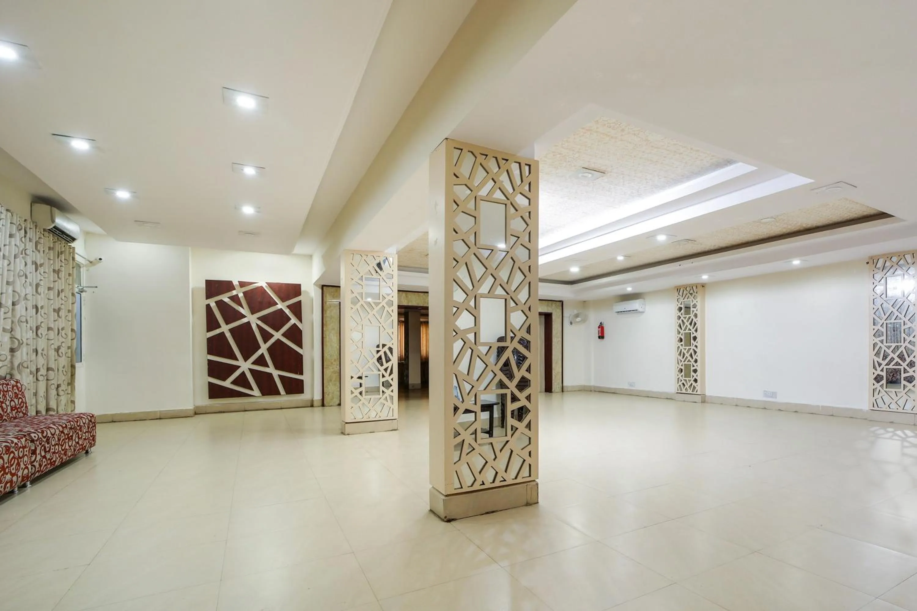 Lobby or reception in Collection O Hotel Silver Inn