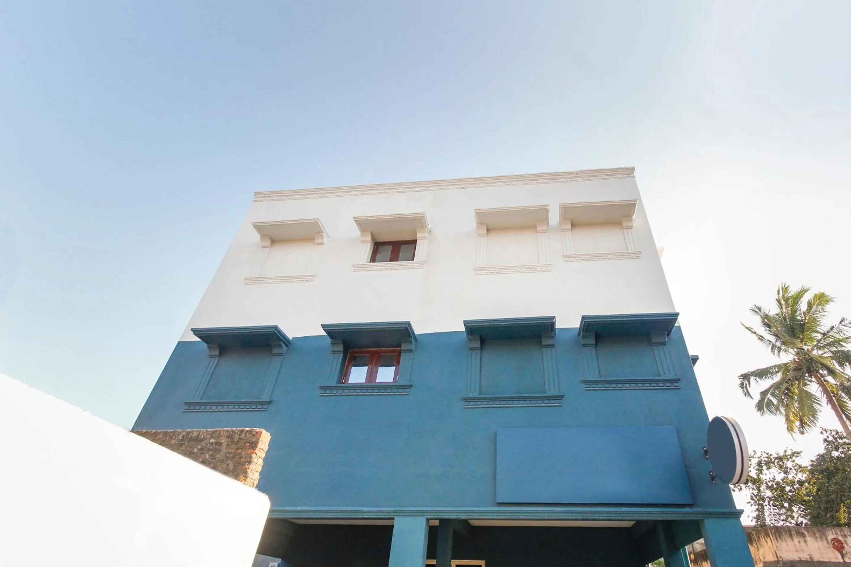 Facade/entrance in Hotel O Murugan Rooms