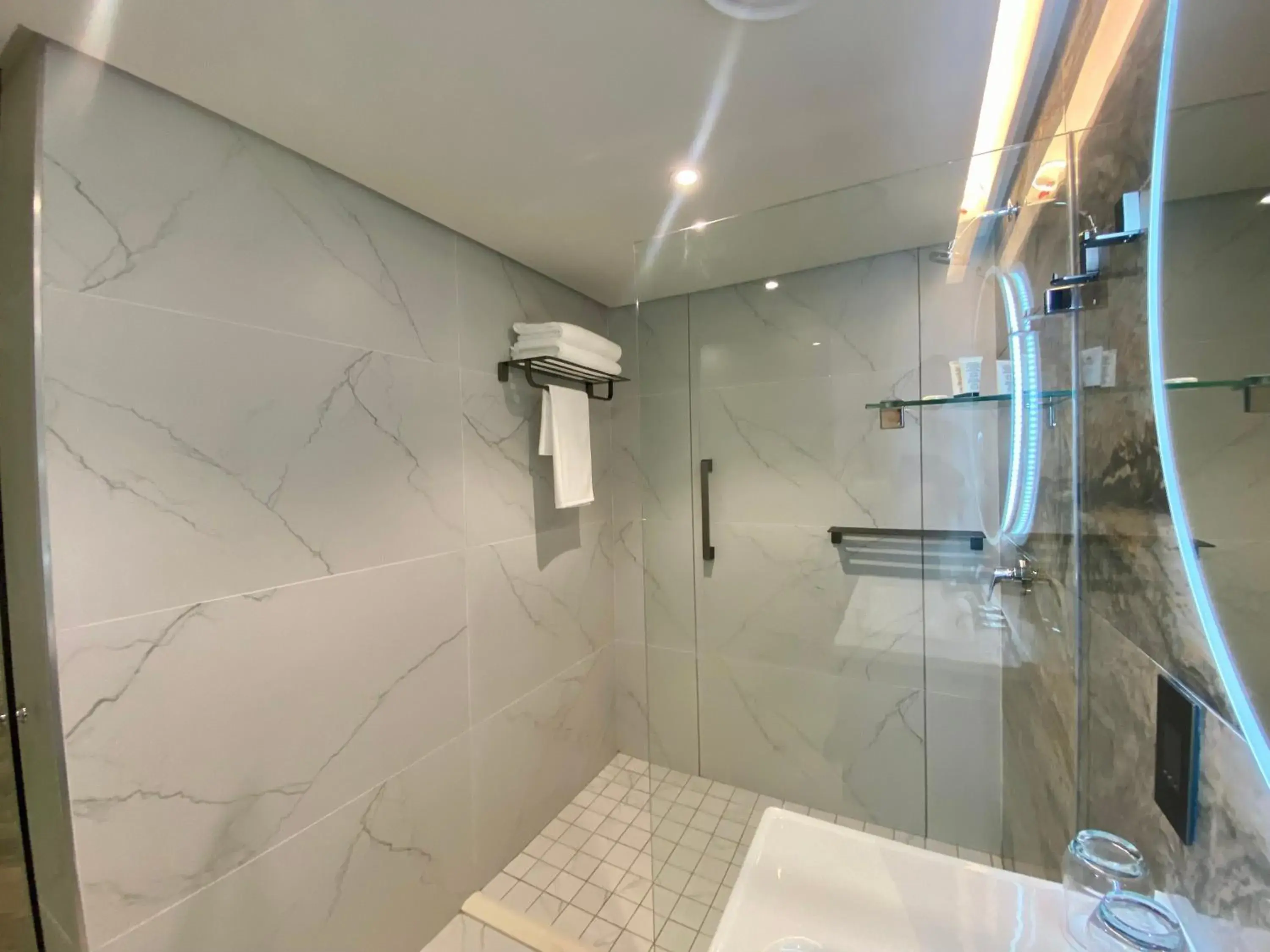 Superior Double or Twin Room in Coastlands Skye Hotel, Ridgeside, Umhlanga Superior Double or Twin Room in Coastlands Skye Hotel, Ridgeside, Umhlanga