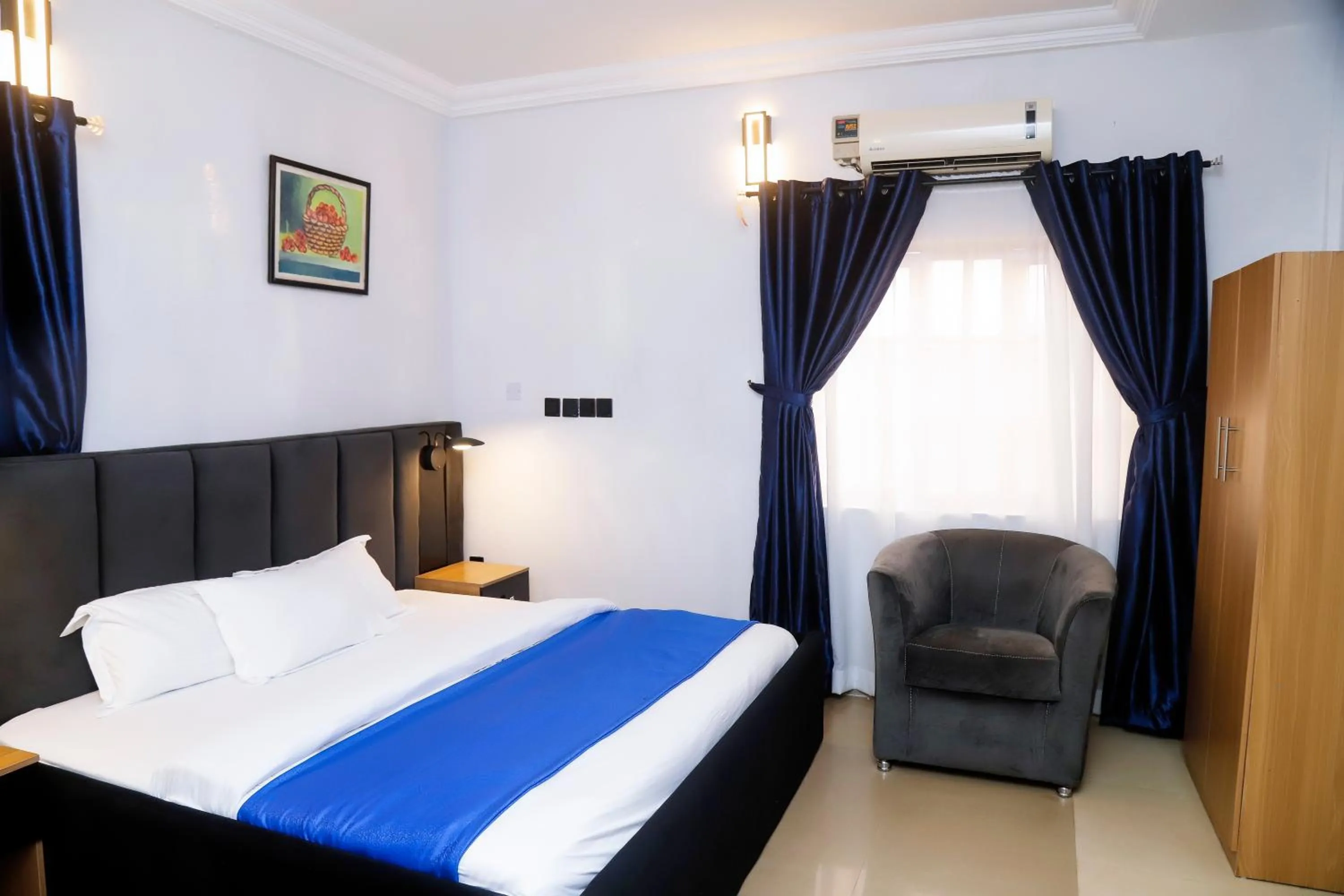 Bed in Western Dreams Hotel