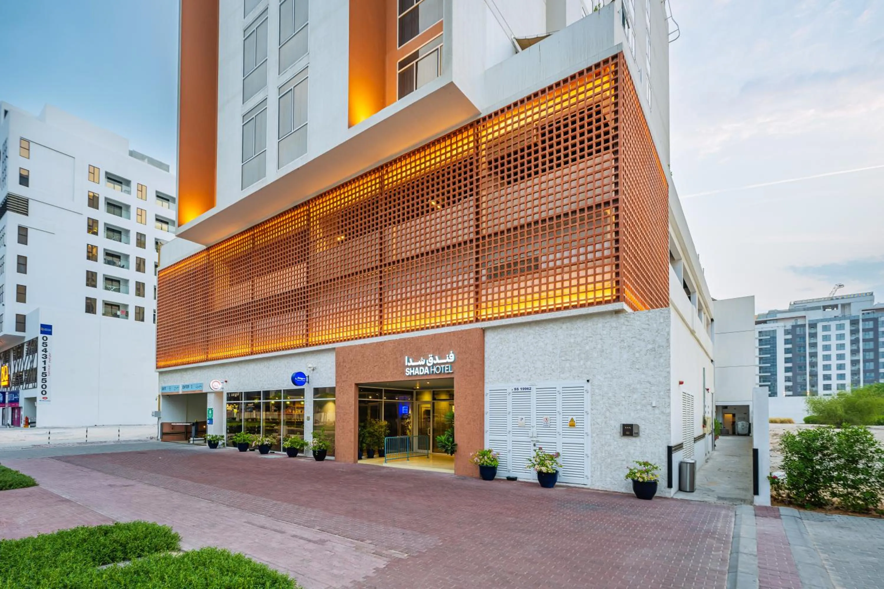 Property building in Shada Hotel Dubai - فندق شدا دبي