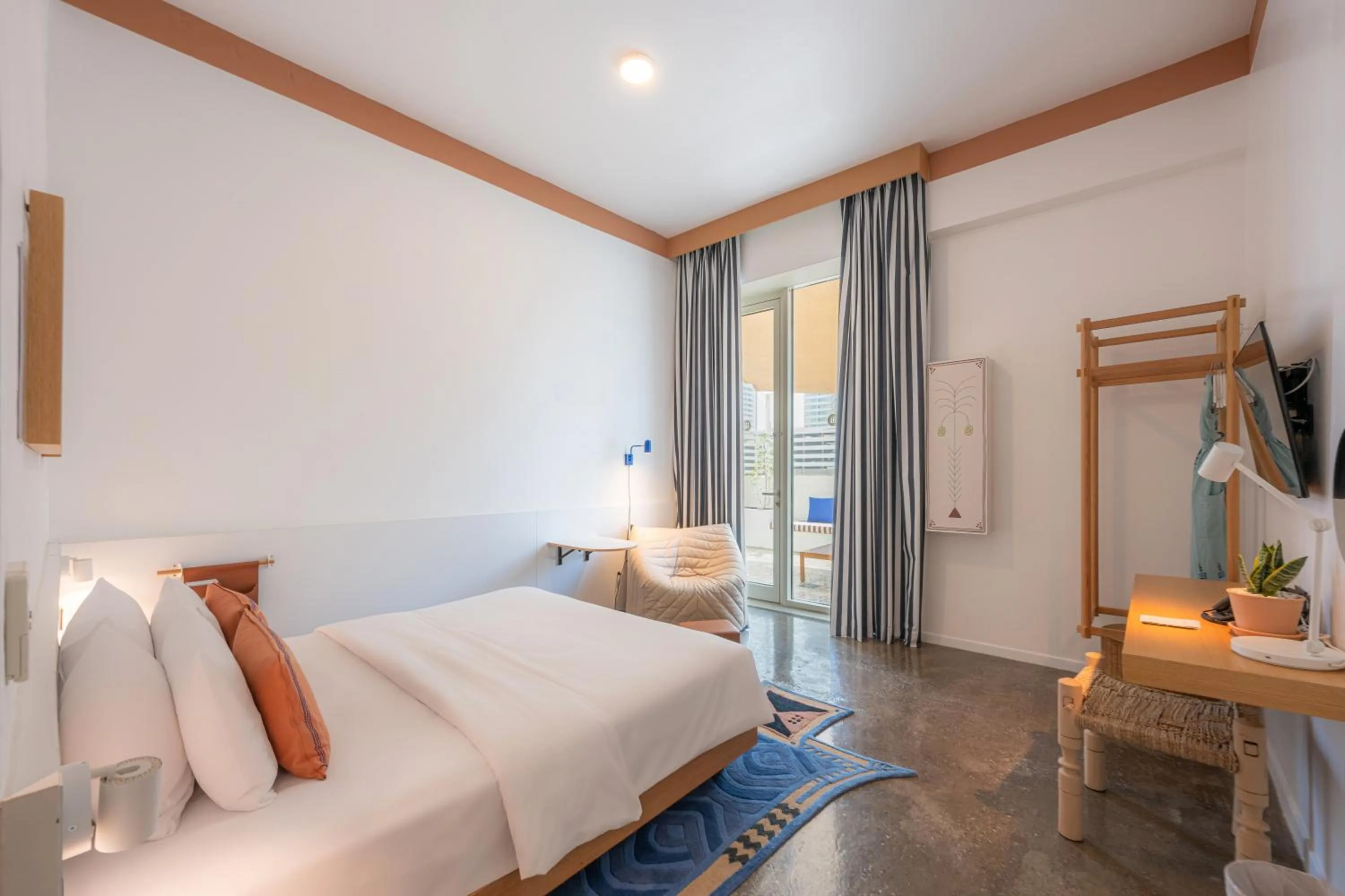 Bedroom, Bed in Shada Hotel Dubai - فندق شدا دبي