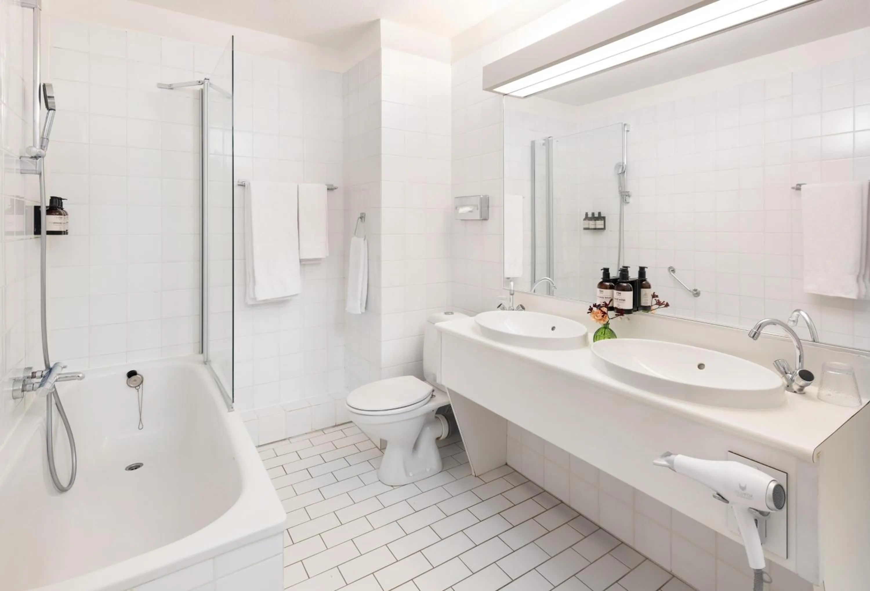 Bathroom in NH Zandvoort Hotel